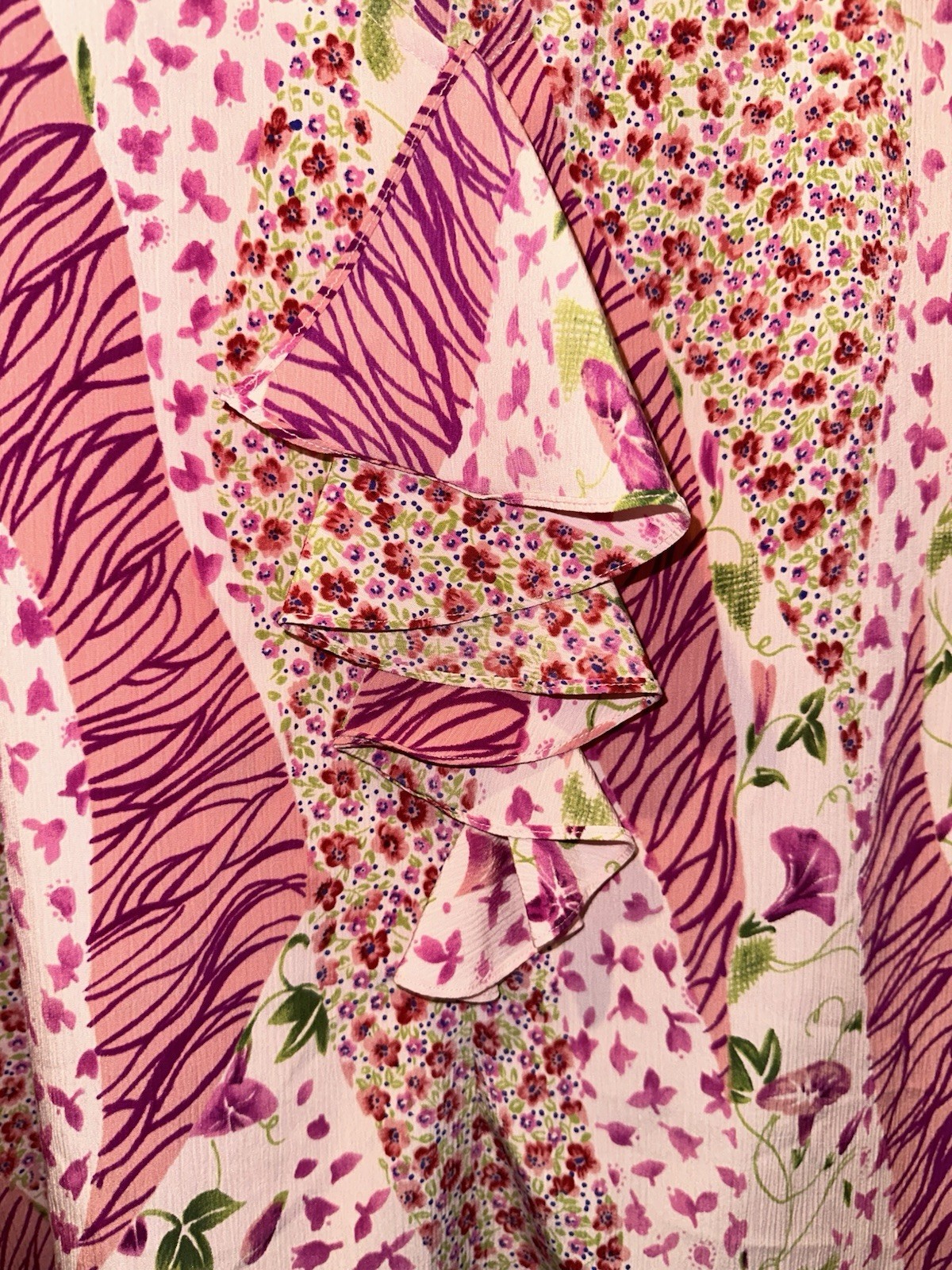 Vintage 1990 Maggie Sweet 3X Pink Blouse Print Ruffle Neck Flutter Sleeve Crepon