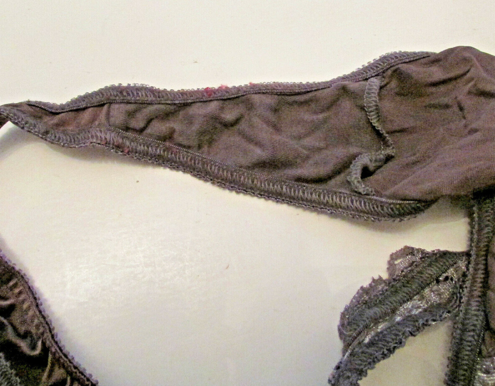 90’s Victoria’s Secret Miracle Lace Second Skin Satin V-G-String Thong Panties S