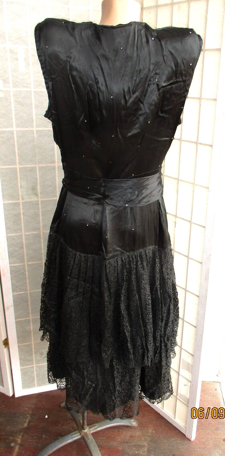 30s 40s Black Satin w/Rhinestones and Lace Slvless Dress sz40x36x42″