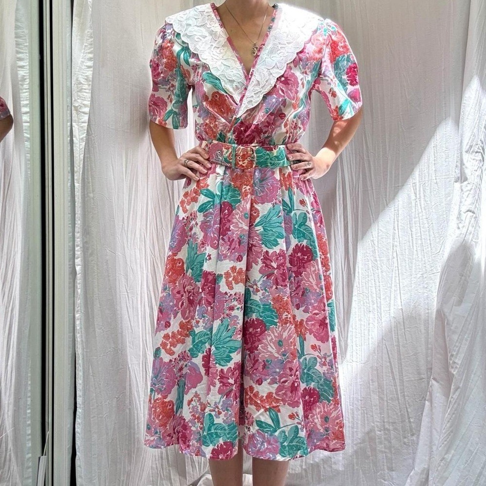 Pink, blue and white floral dress white lace collar belt VTG 80s Leslie Fay M