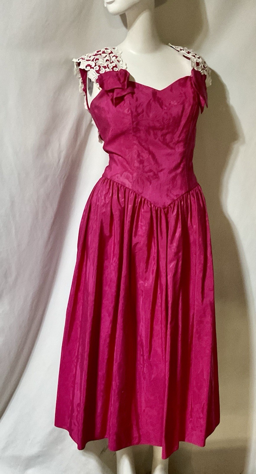 Retro 1980s Alfred Angelo Formal Dress Women Size 7/8 Pink White Lace Sleeveless