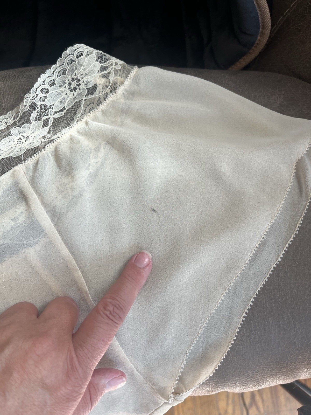 Vintage Nine & Company Womens Ivory Top With Lace Overlay