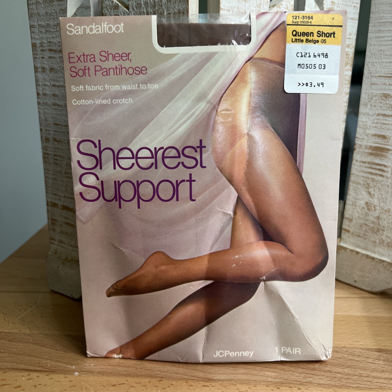 (#902). JC PENNEY Sheerest Support Pantyhose Queen Short „Little Beige”