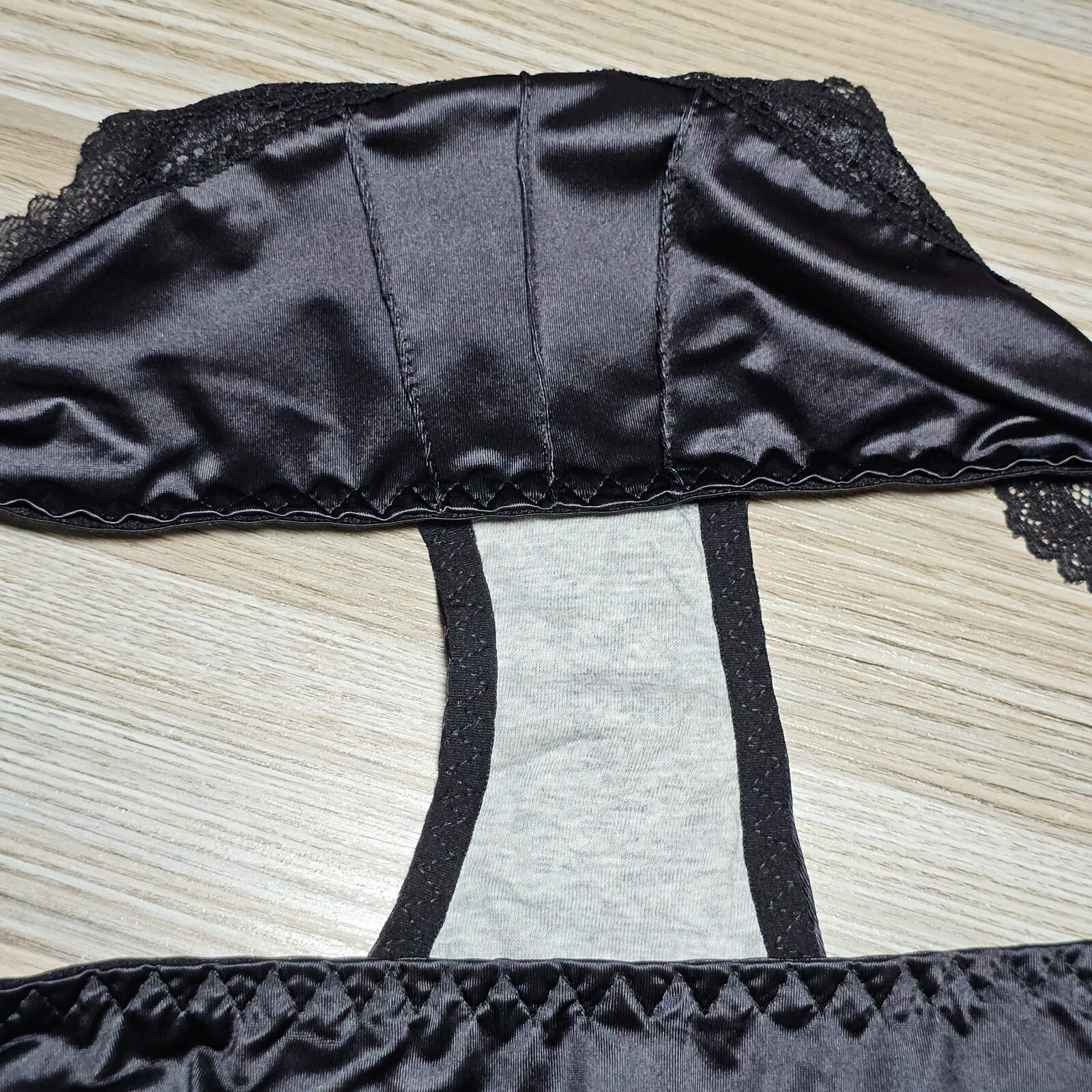 VTG Slippery Nylon Satin Panty Sissy Lace Glossy Black Brief Size 8 Hip 40-44″