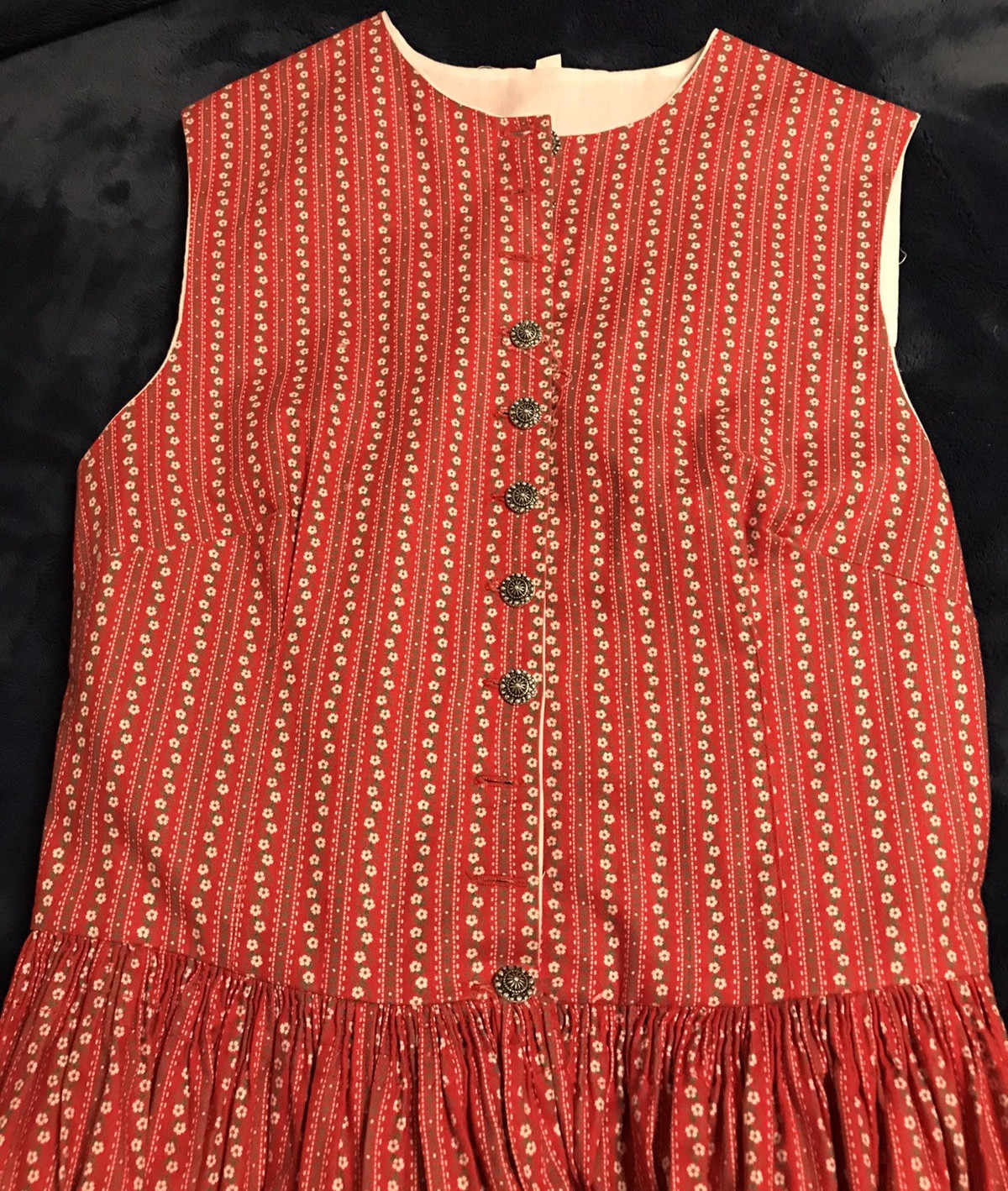 Authentic German Dress Dirndl-Bavaria Size 40 Small -Red and White
