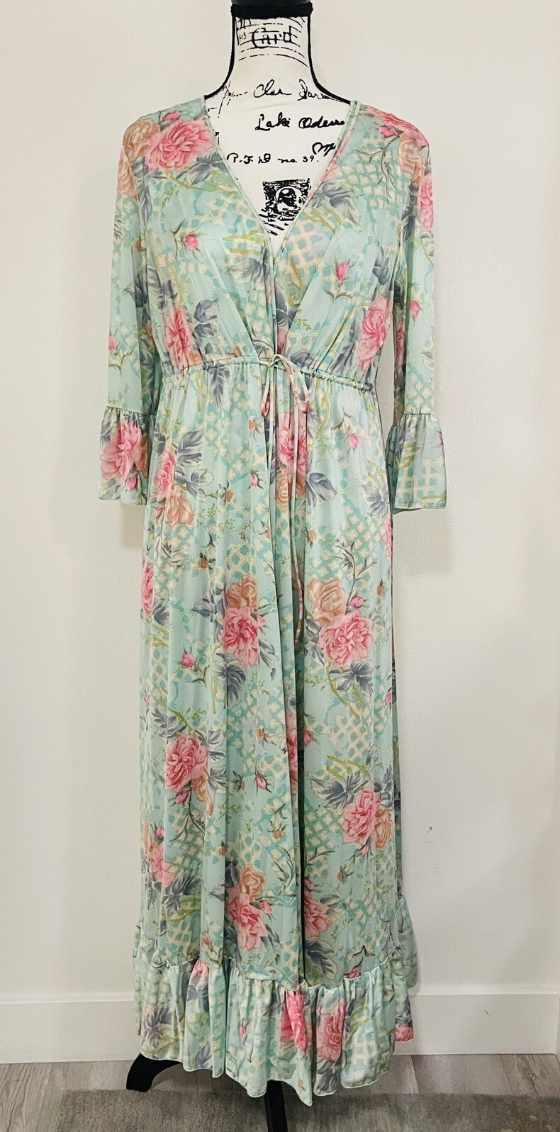 Vanity Fair 2 Piece Set Maxi NightGown & Robe Peignoir Pastel Floral Sz SML VTG
