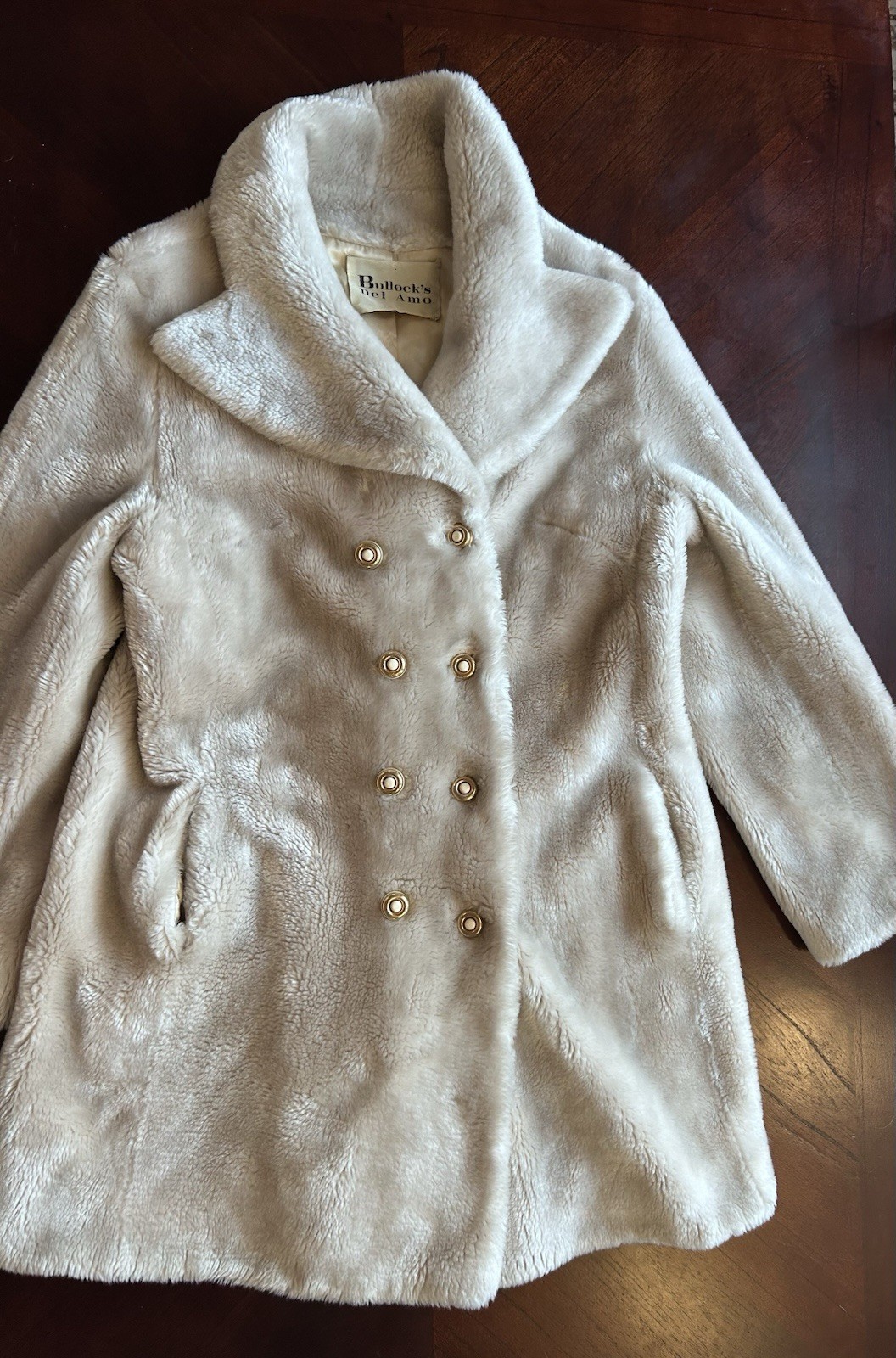 Authentic 1970s Vintage Sportowne Faux Fur Coat Bullock’s Del Amo size M