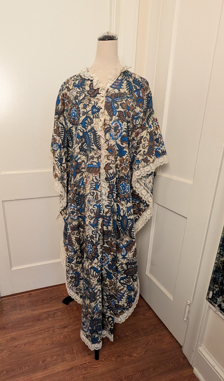 NWT*VTG 70’s Kaftan Maxi Dress-Polynesian Batik Print w/ Lace Trim-One Size