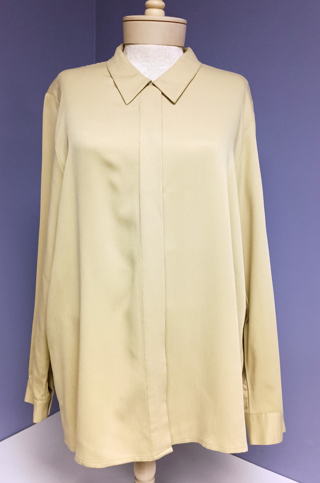Vintage 80’s T.R. Bentley Ladies Tan Soft Rayon/Poly LS Blouse Lg
