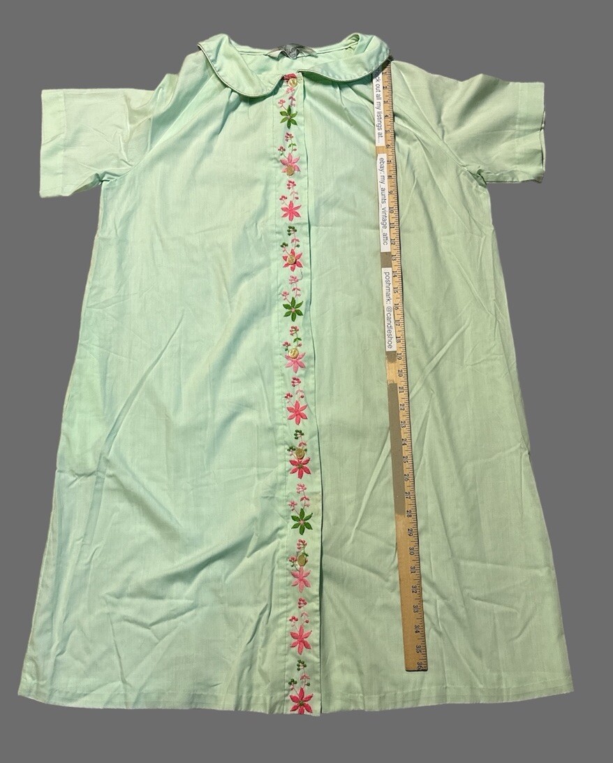 Vintage Lisanne Distinctive Pastel Green Loungewear Womens House Dress Robe