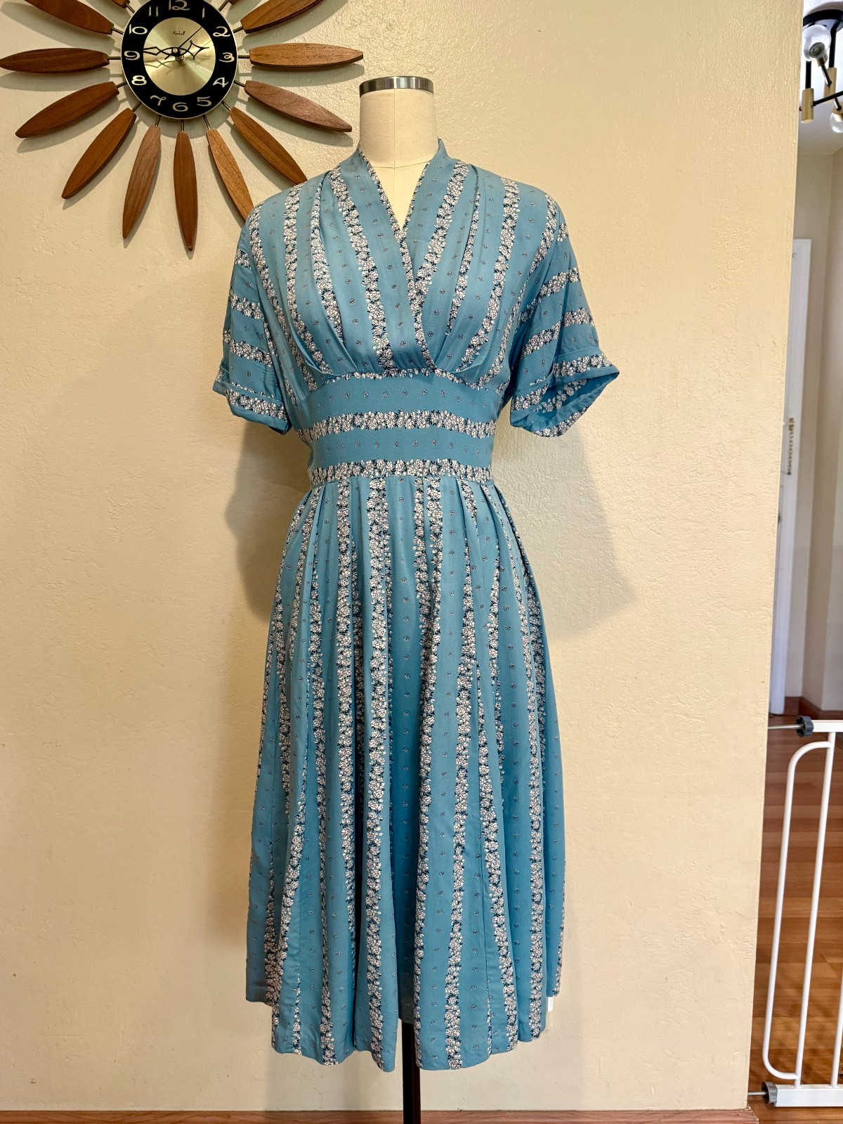 1940s Blue Floral Spring Day Dress Volup