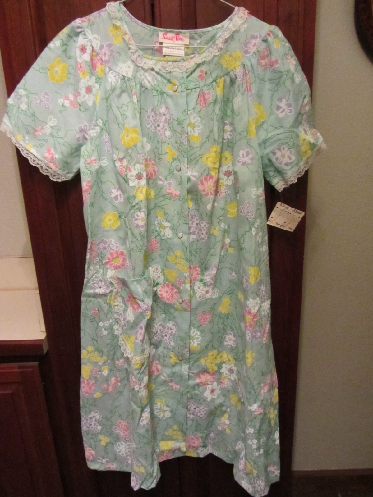 Vintage SMART TIME Ladies House Dress Robe SIZE 16 Floral Lace Pocket Snap NEW