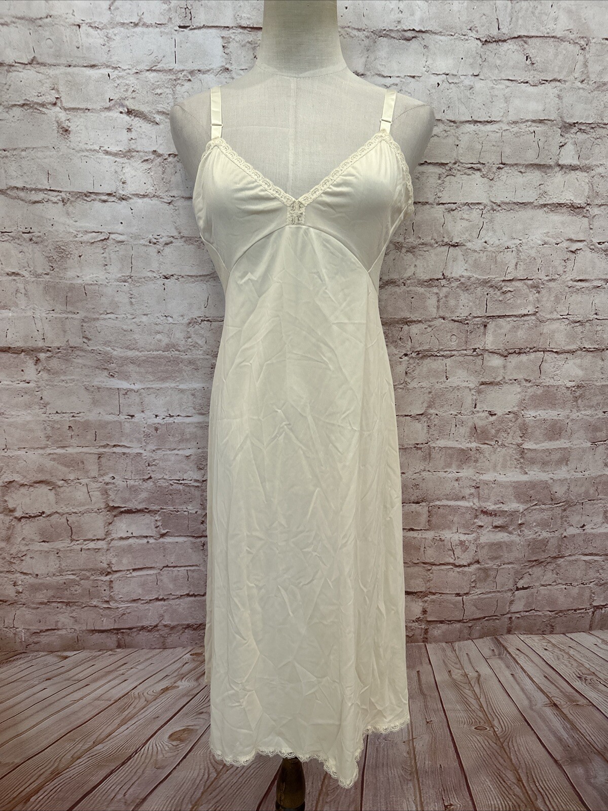 SHADOWLINE Vintage Full Slip Pearl Beige Nylon Lace Trim Size 36 Tall NOS
