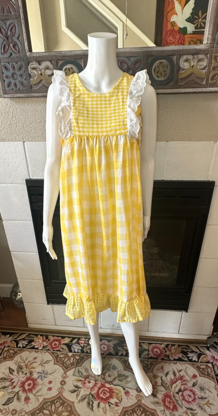 xs Vtg yellow white plaid cotton dress Handmade armpit to armpit to armpit 14″