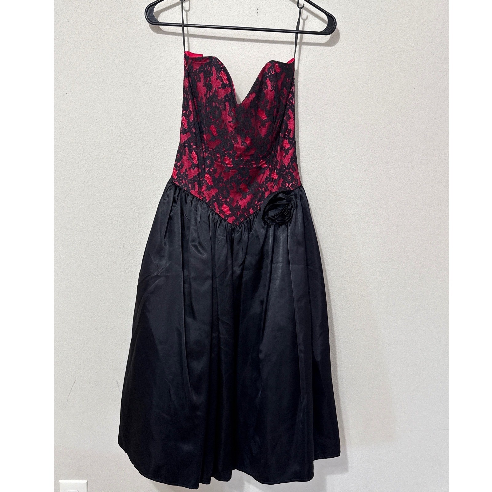 VTG Gunne Sax Strapless Midi Taffeta Dress Size 7 Red Black Lace Tulle Underlay