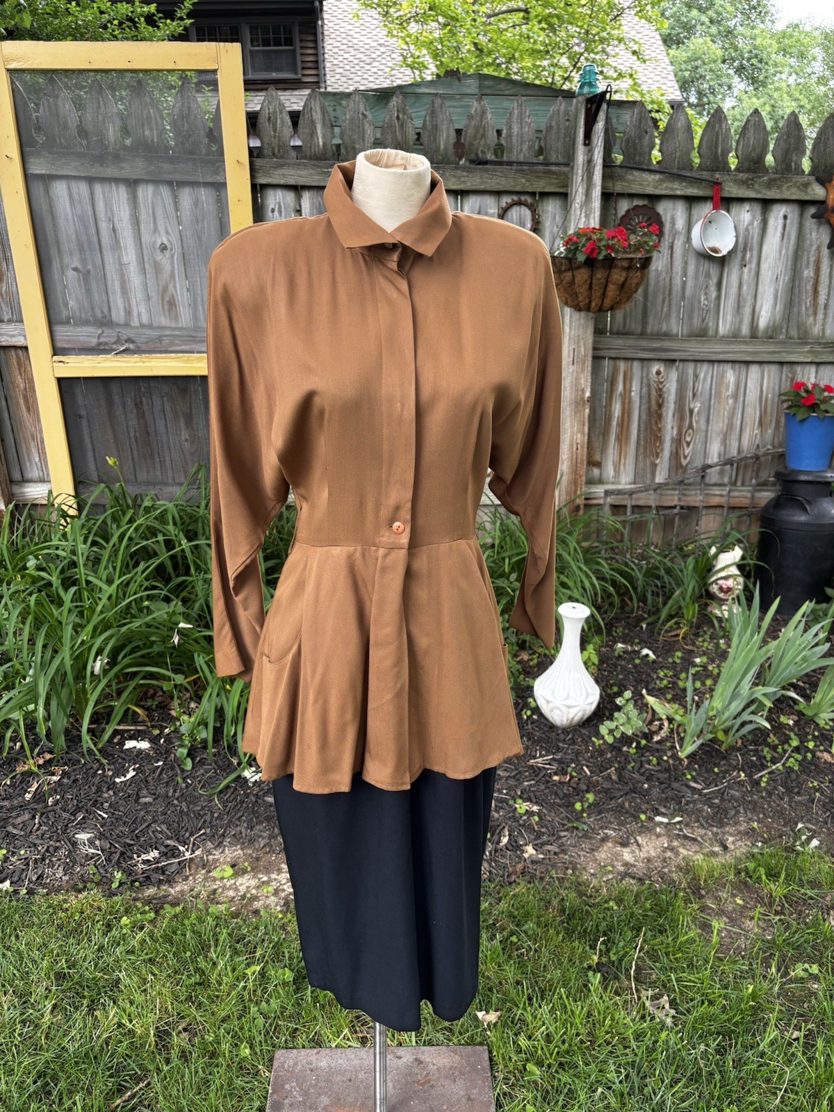 VTG 80s does 40s Womens Peplum Dress Rayon Brown Black Career 38x26x36″ Med