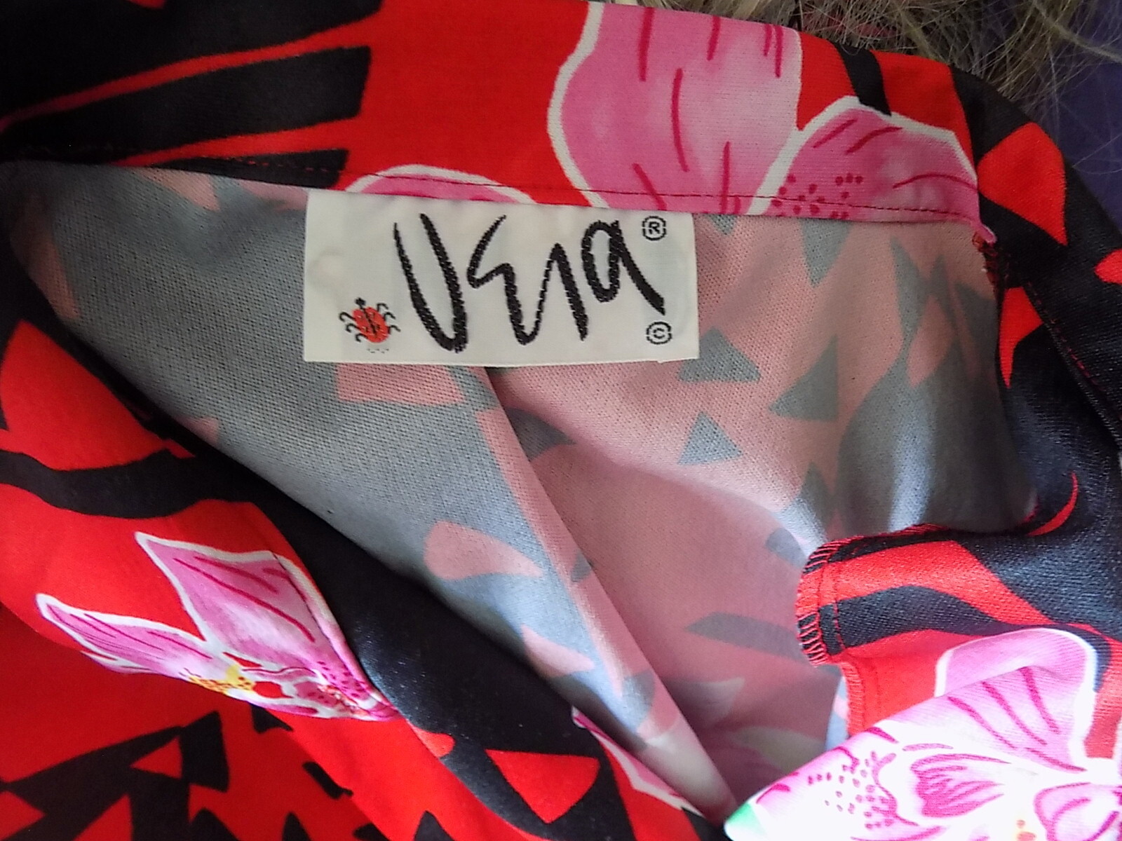Vintage Red Black Vera Long Sleeved Orchids Blouse Size 16 Lady Bug Label B40 **