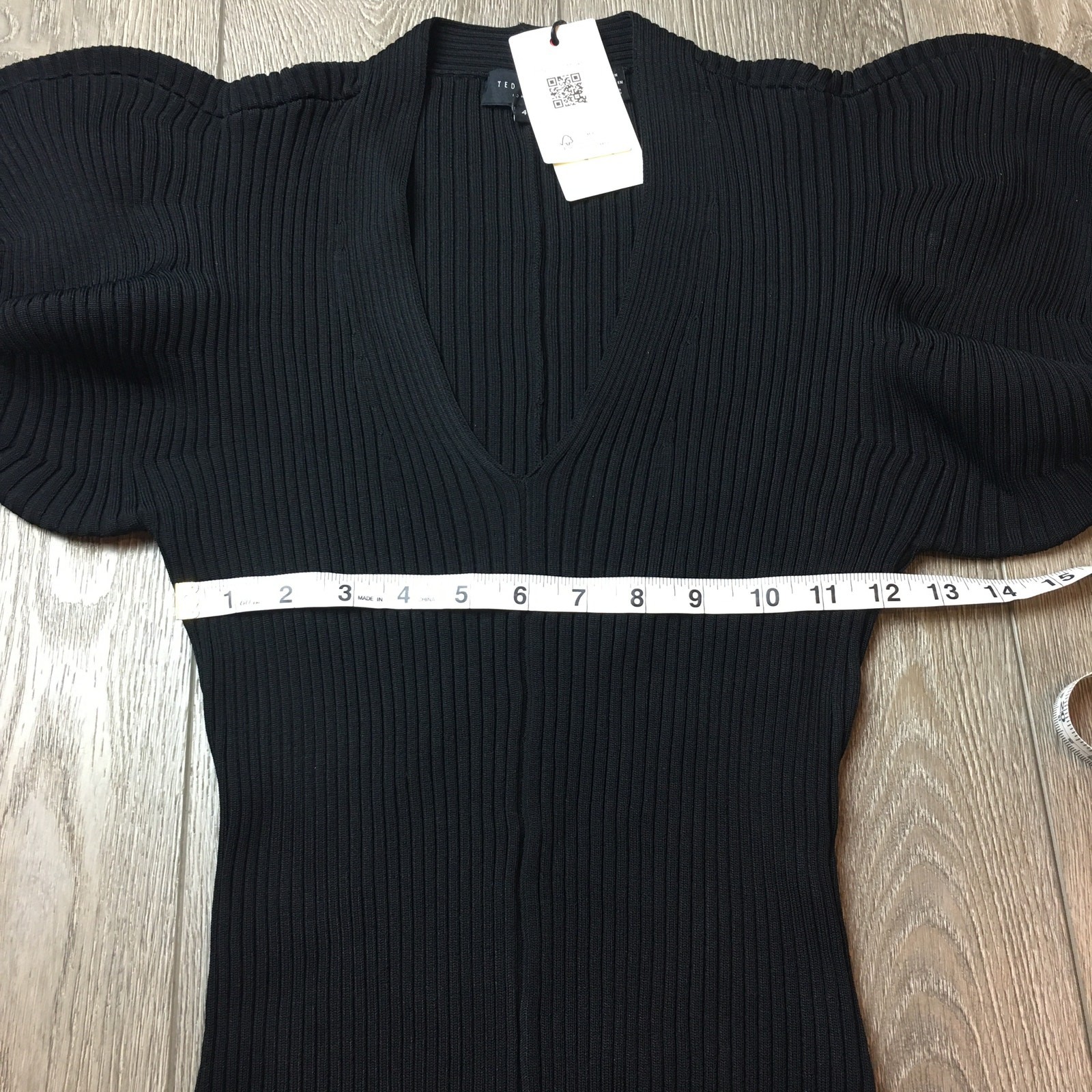 NWT ted baker rib detail knit top with extreme sleeves Size 4 Black