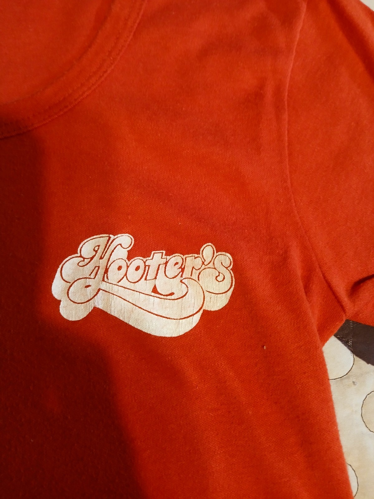 Vintage 80s Hooters Babydoll Tee