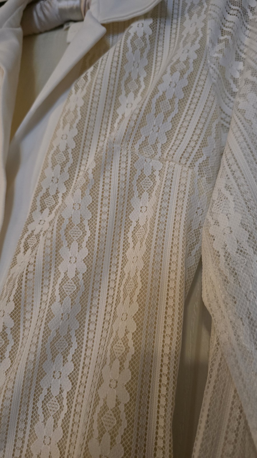 Vintage Avalon Classics 1970 belted lace dress