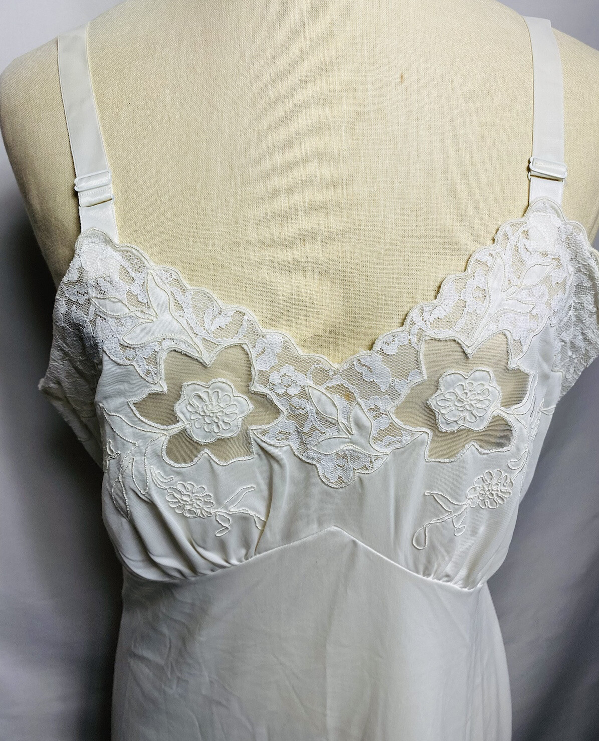 Vintage Kayser at Debenhams ivory Nightie Babydoll Nylon Lace Trim Sz 13 Made UK