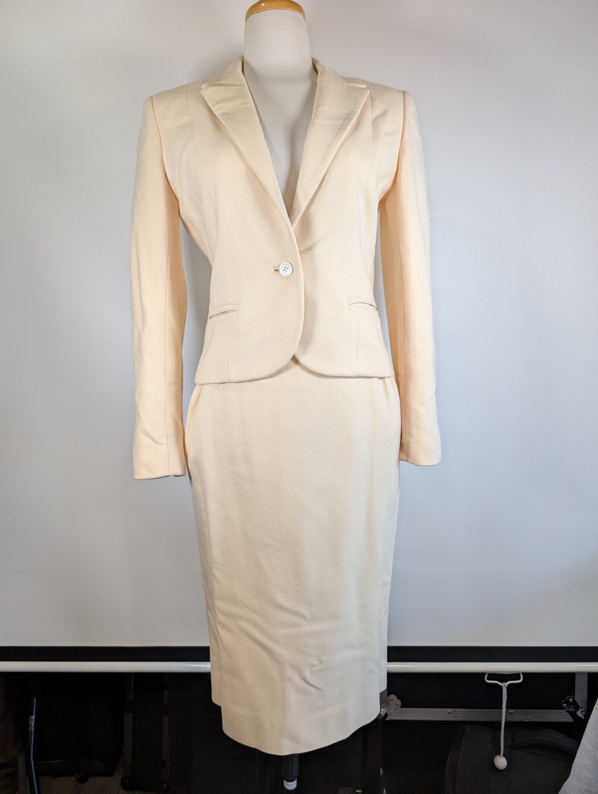 Vintage David Hayes Cream Matching With Skirt 100% Wool Skirt 27in Blazer Med