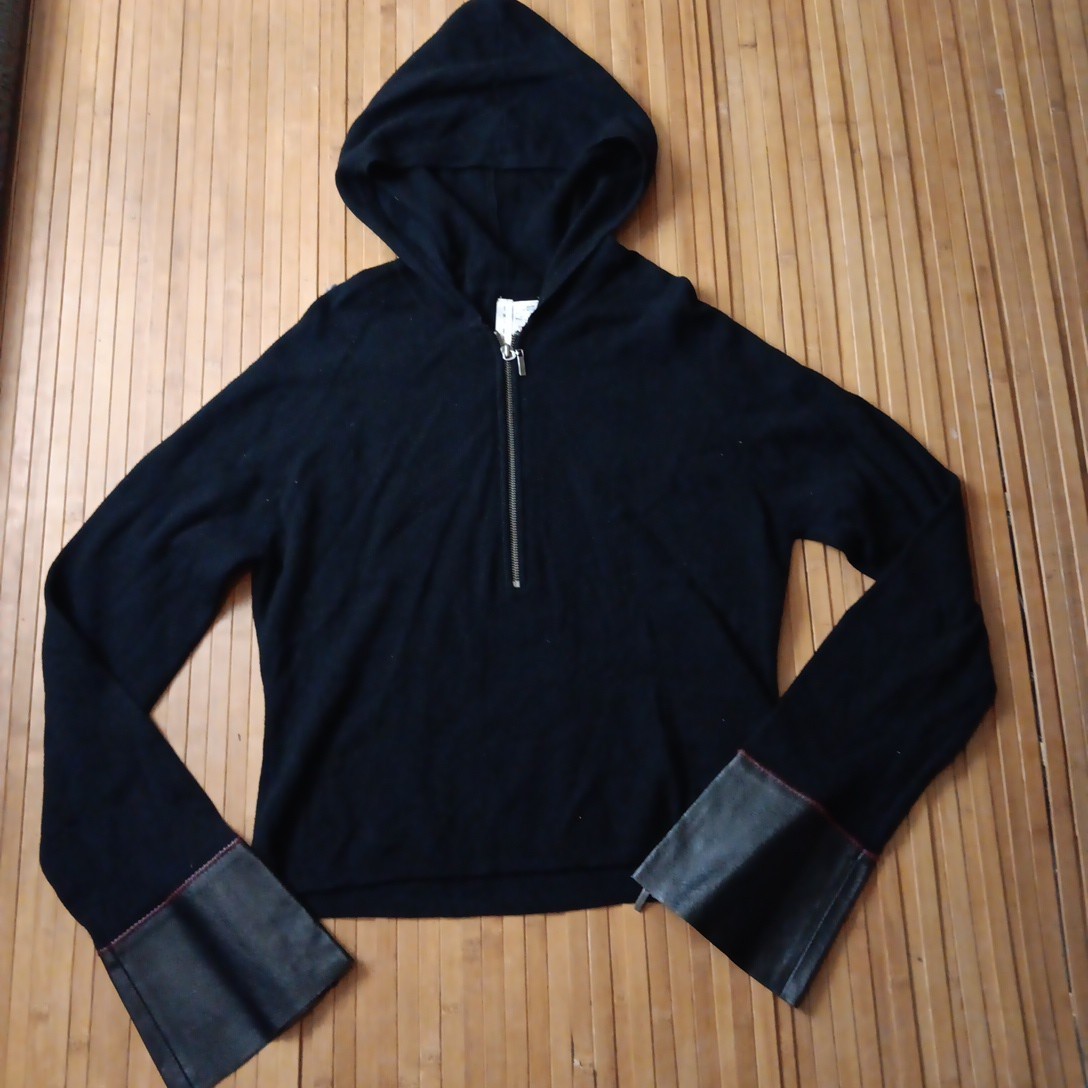 Vintage Woman’s Twiggy Rayon/Nylon/Leather 1/2 Zip Knit Hoodie Sweater Large