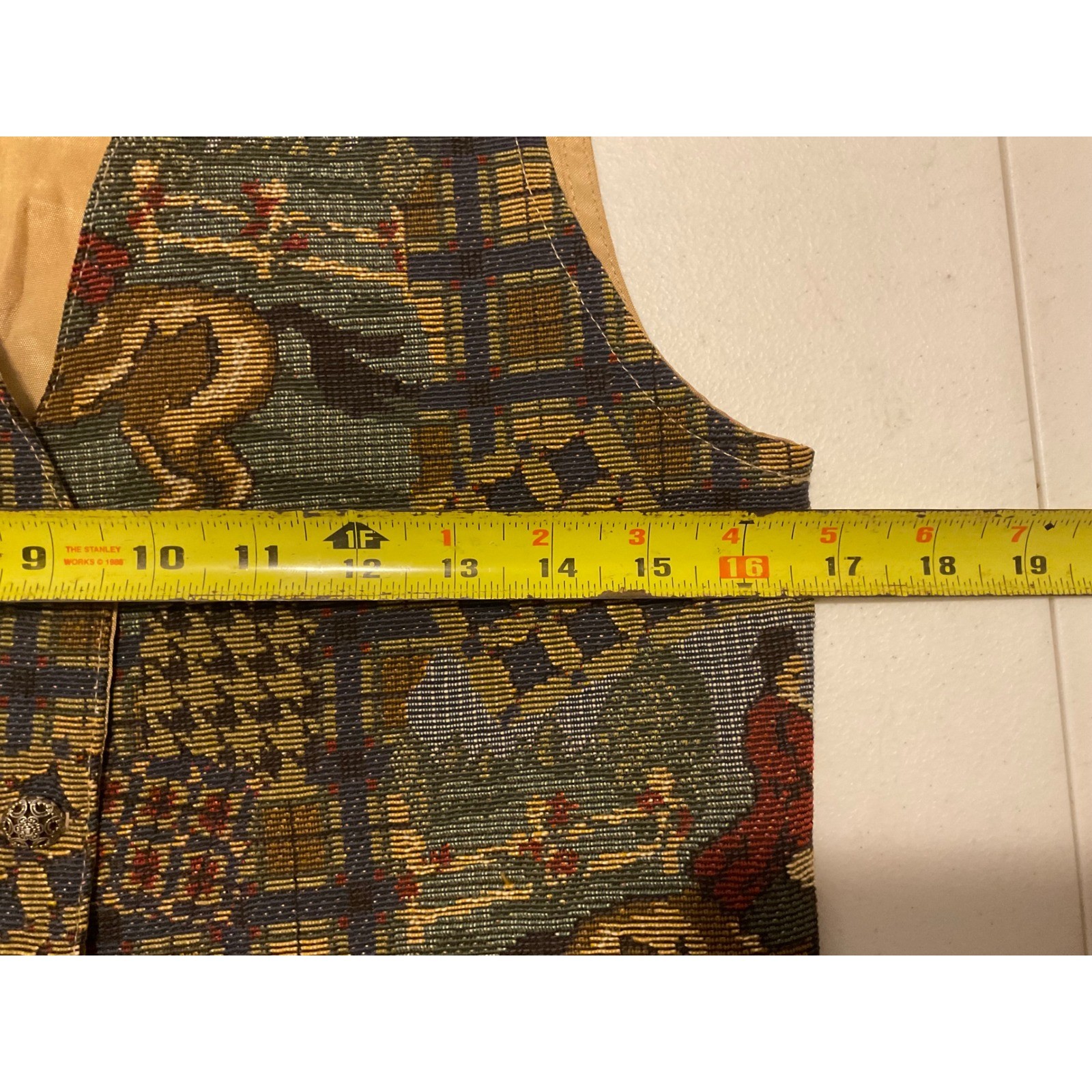 Vintage Wrapper USA Equestrian Tapestry Vest Horse Hunt Scene Plaid Gold Back
