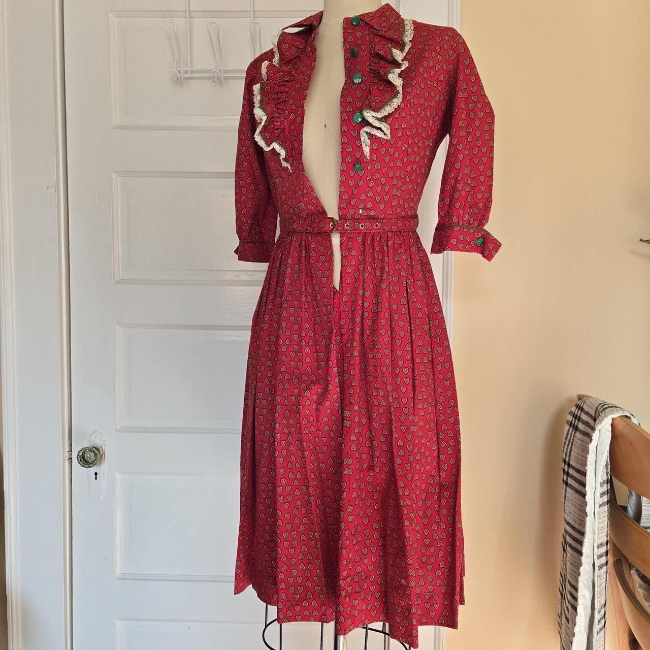 Sears Kerrybrooke 1950s strawberry dress, fit and flare, ruffled collar,…