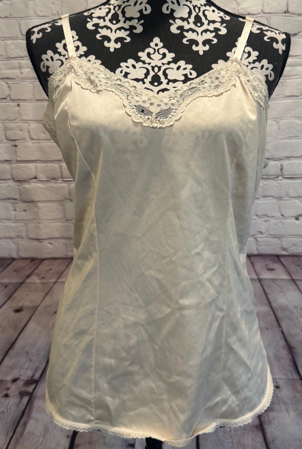 VTG 80’s Greenco Maid Women’s Beige All Nylon Tricot Floral Lace Trim Camisole L