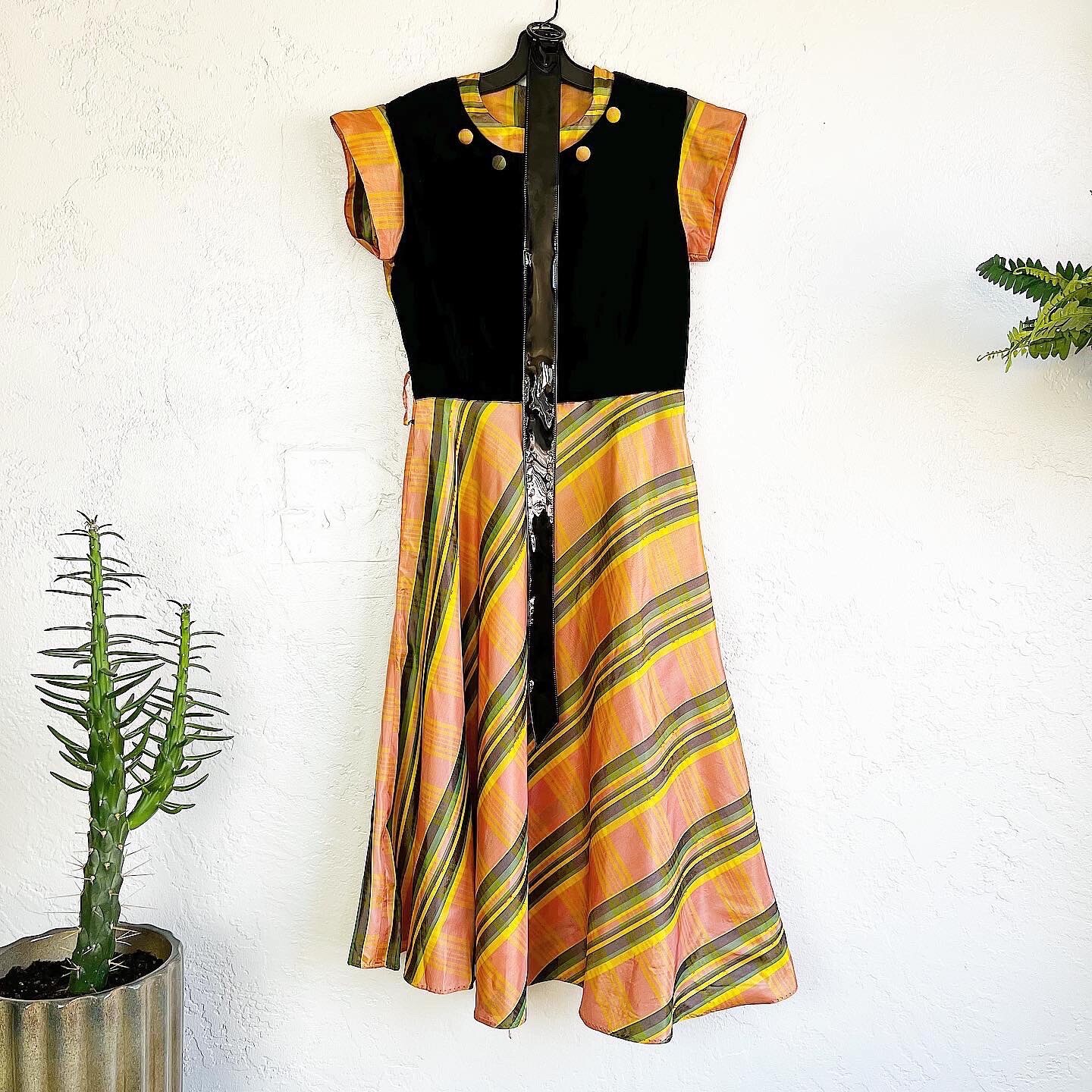 CANDY CORN STRIPED 40’s 40s Halloween Vintage Plaid Taffeta Black Velvet Dress M