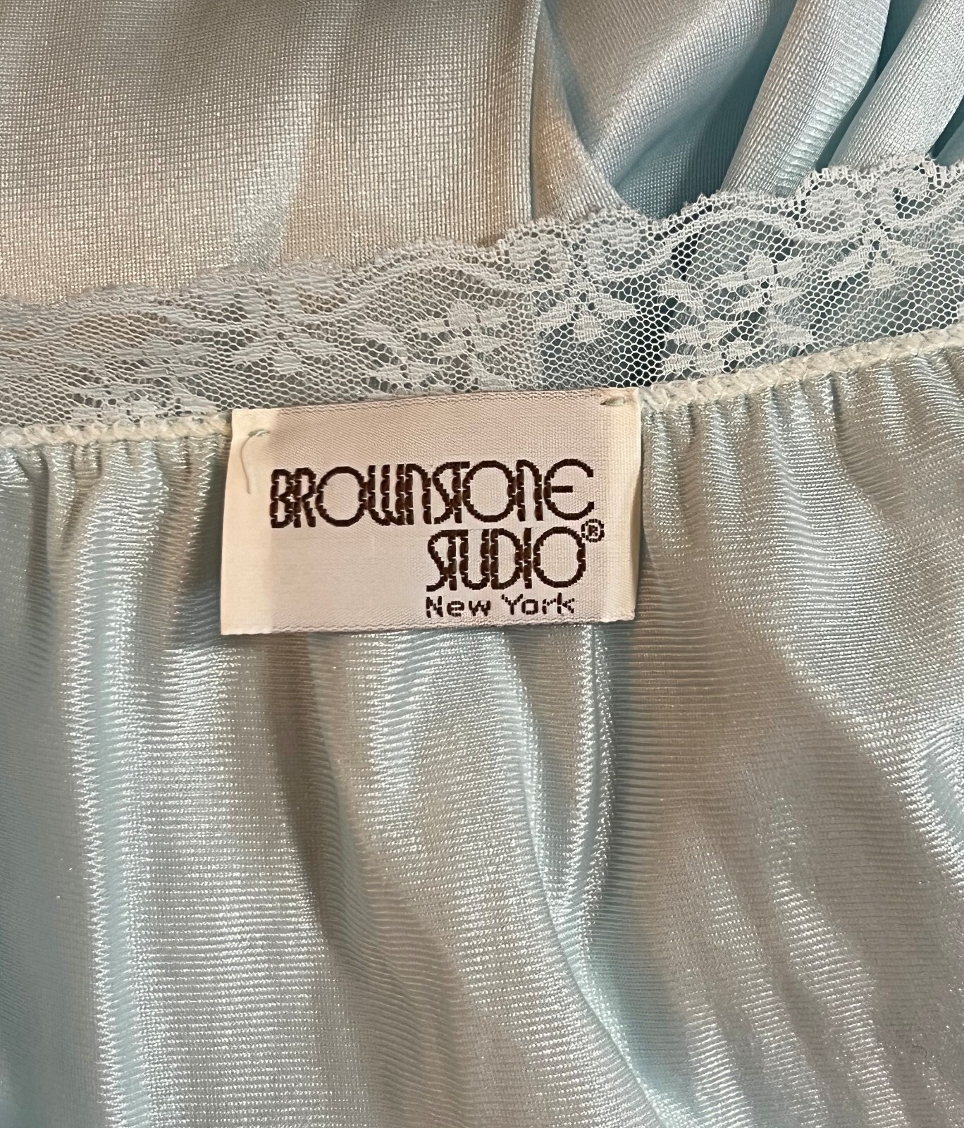 Vintage Brownstone Studio long sleeve floral embroidered nightgown size Large