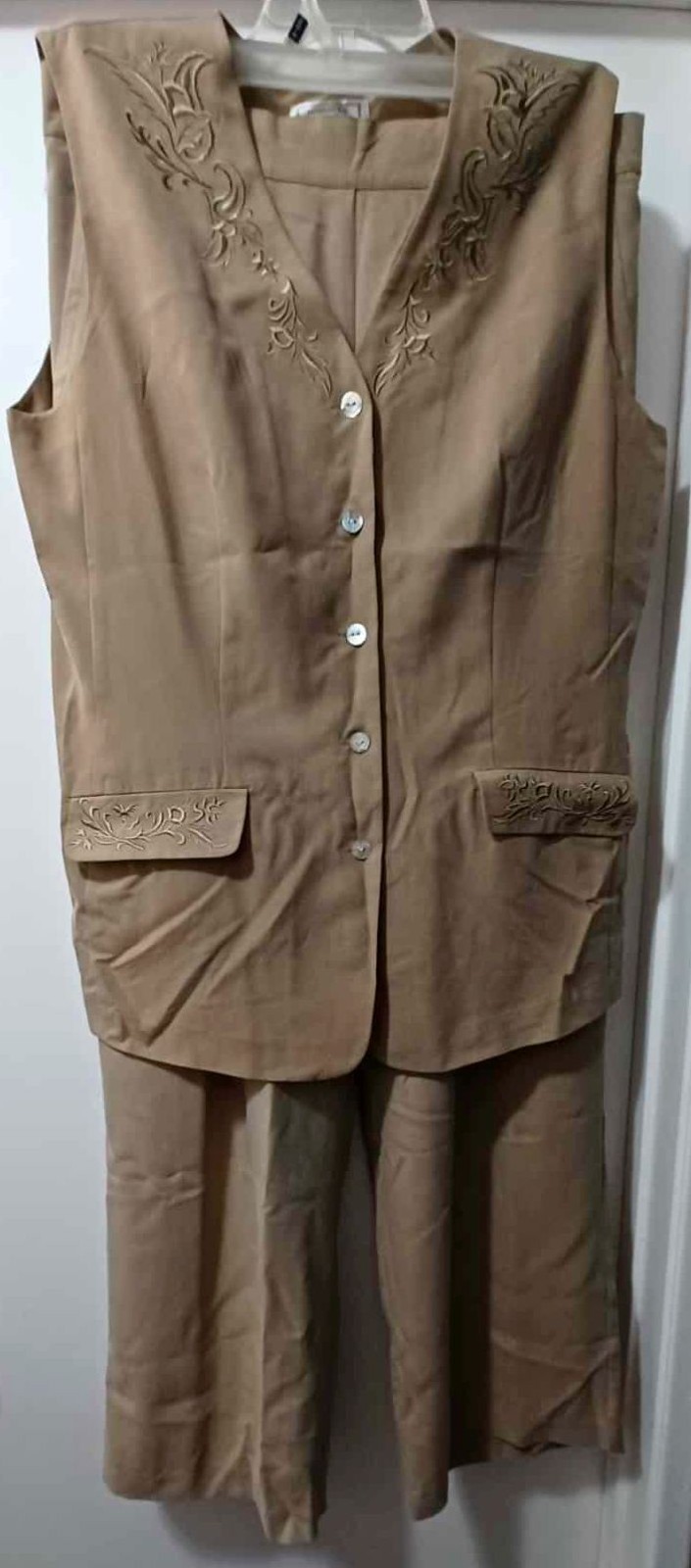 VINTAGE 1980s WOMEN’S JENNIFER MOORE 2-PIECE 100% SILK EMBROIDERED PANTSUIT