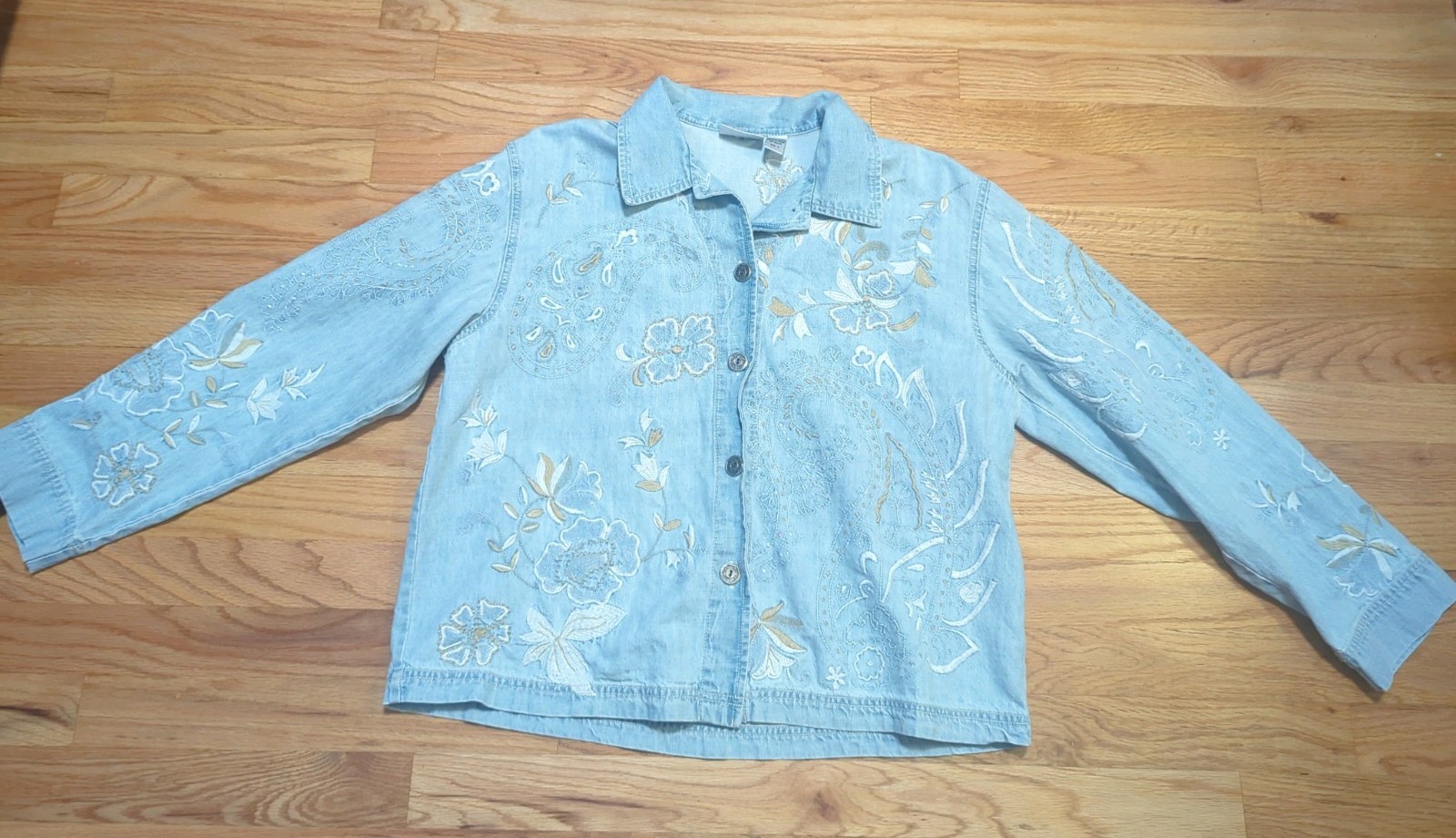 Vintage Chicos Light Wash Denim Embroidered Button Up Jacket Size 2 Boho Western