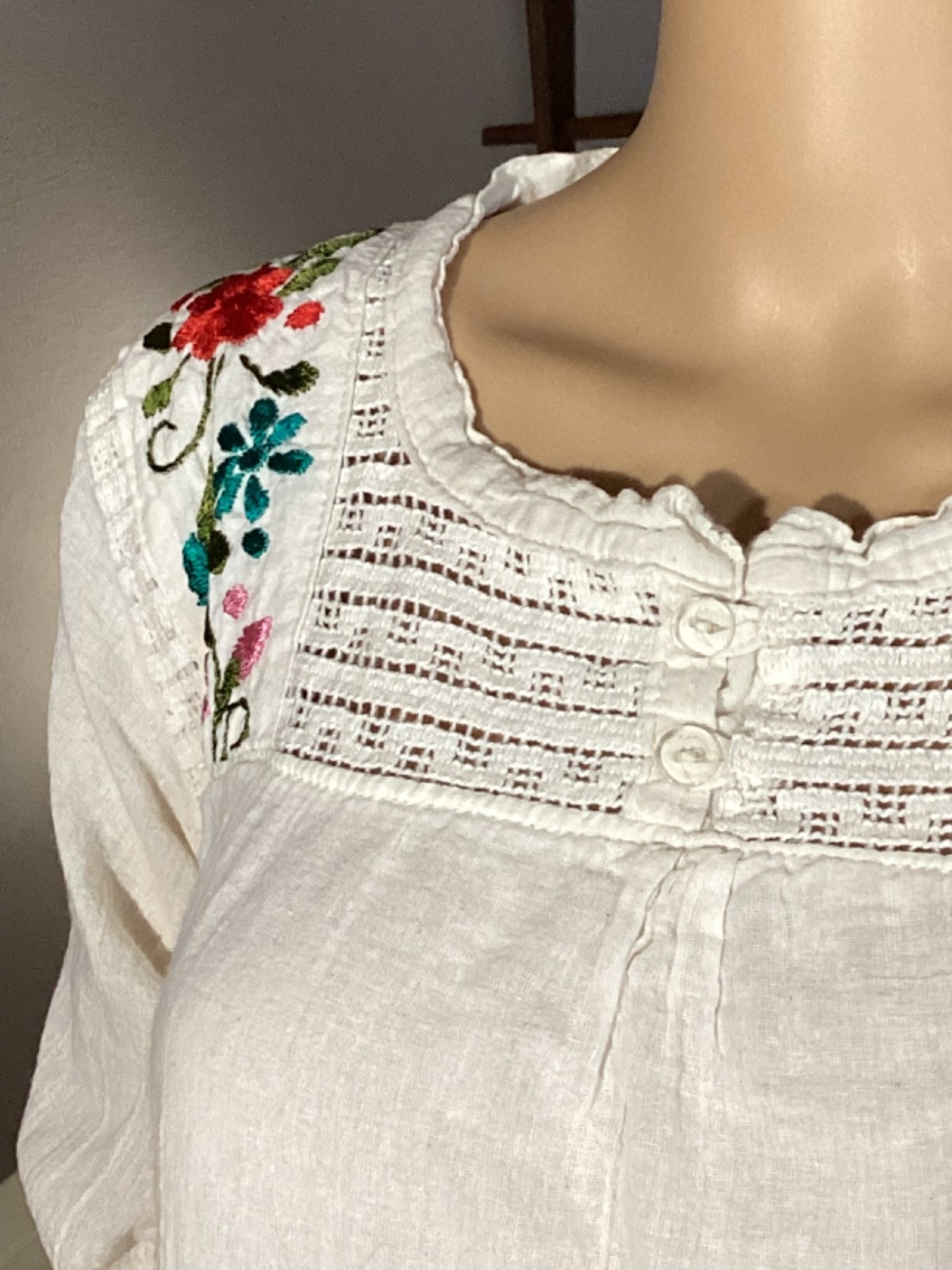 Vintage Mexican Embroidered Floral Hippie Boho Folk Gauzy Cotton Tunic Top