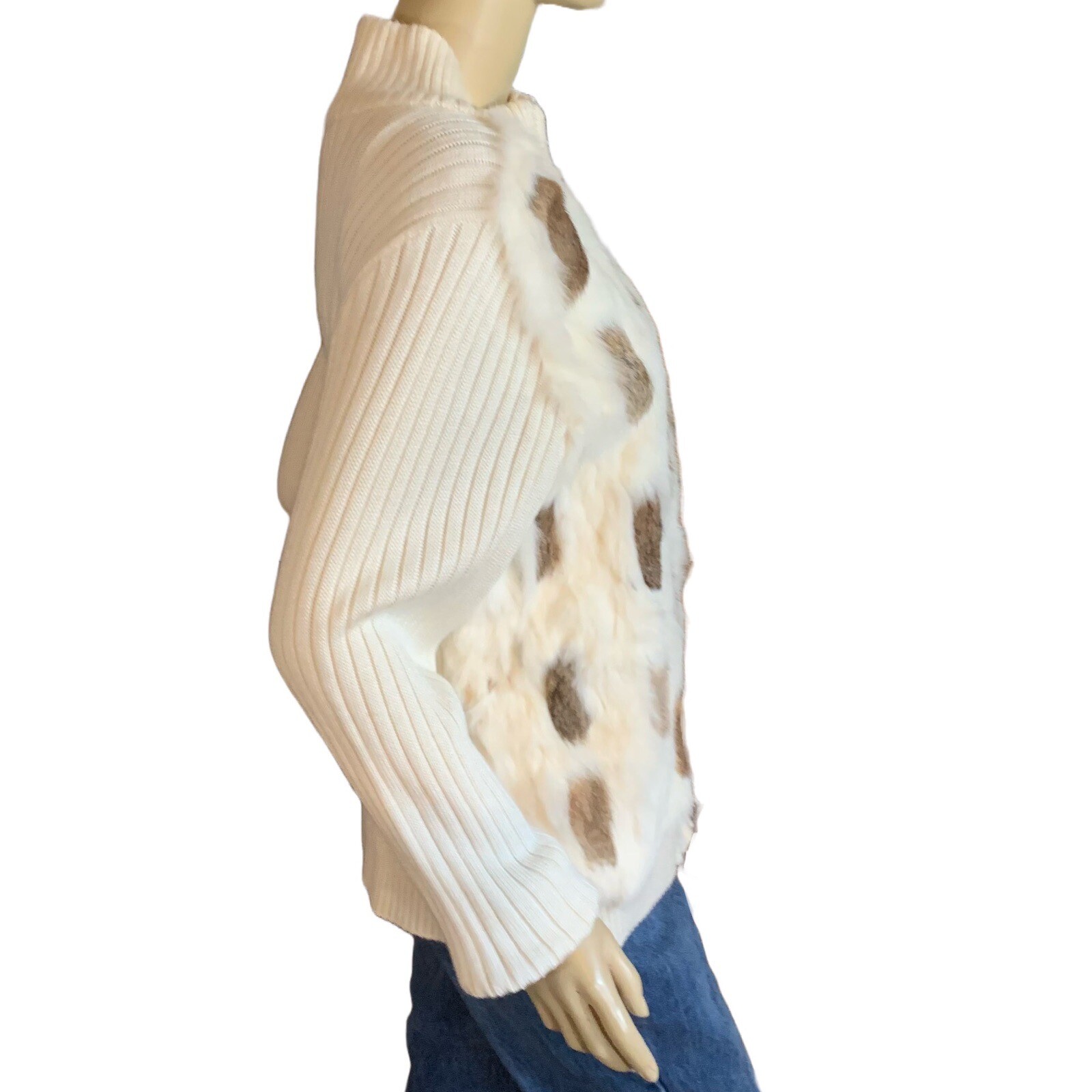 VINTAGE CIRCA 1990’S ROCHELLE CREAM KNIT & RABBIT FUR ZIPPER FRONT SWEATER SZ LG
