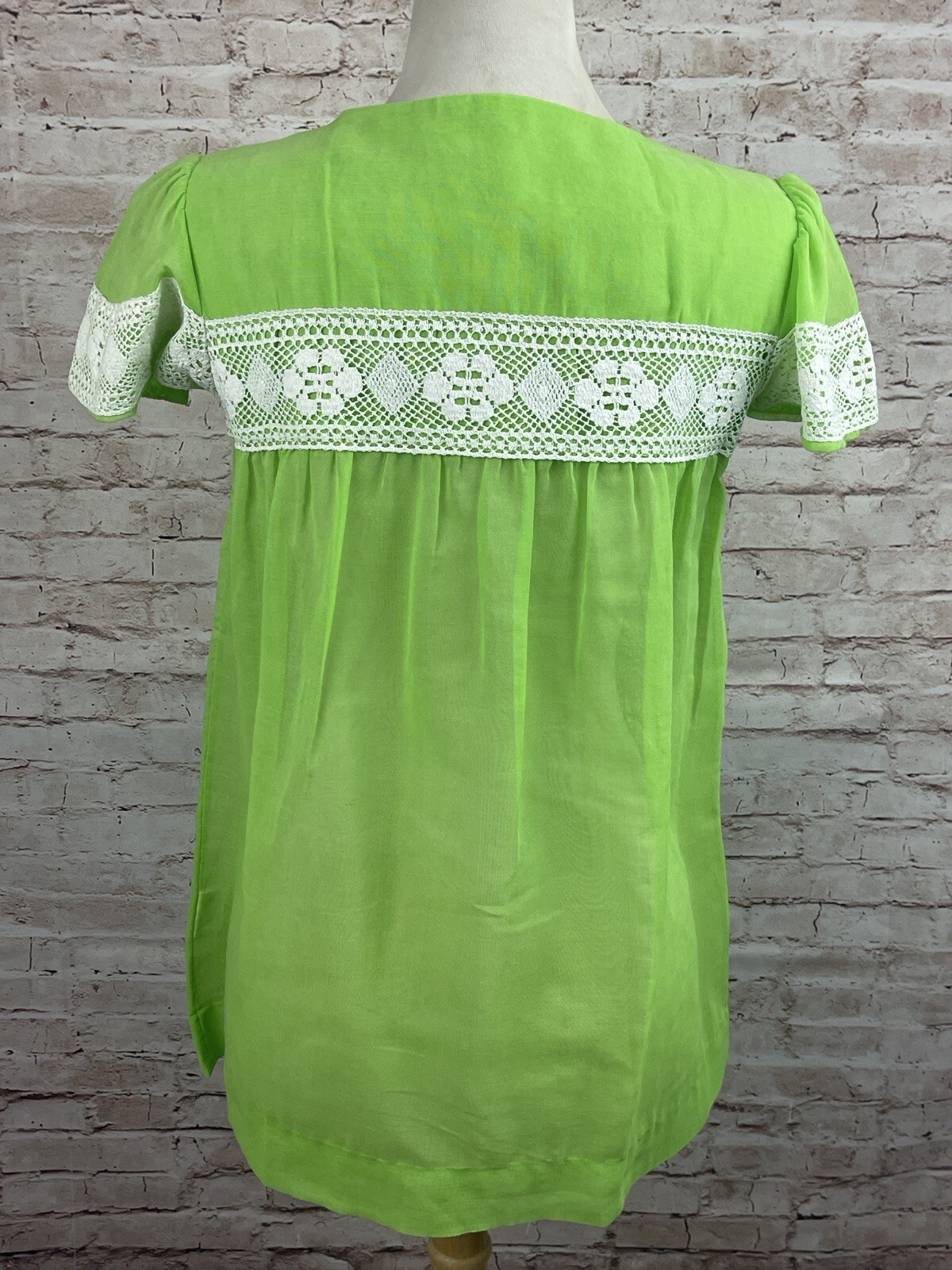 Vintage Sheer Lime Green Smock Shirt/ Dress Lace Pockets Button Front S CUTE!