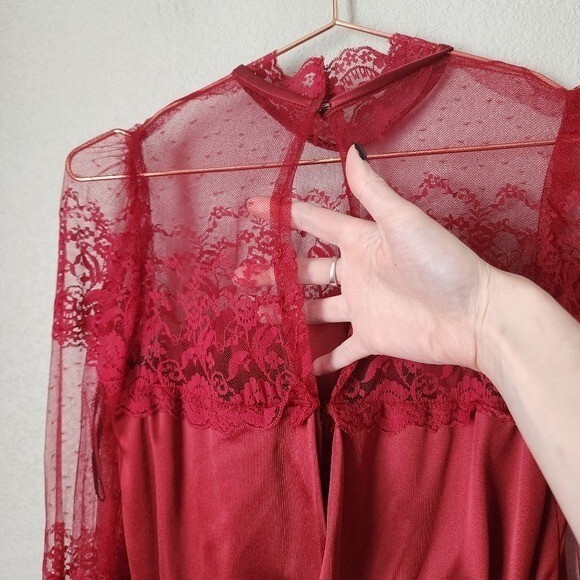 JCPENNY x VINTAGE Lace neckline Dress long sleeve in wine red