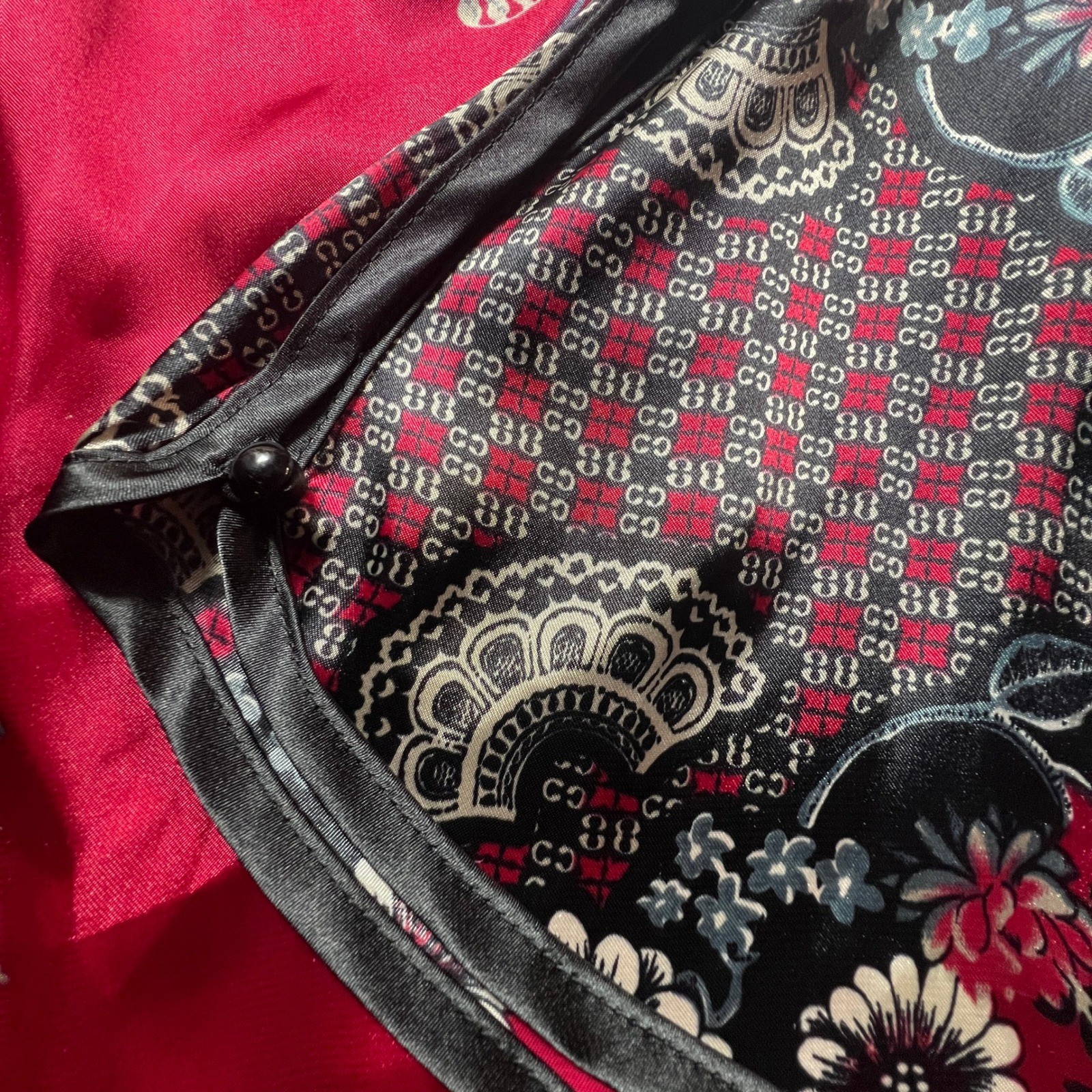 STUNNING Vintage Floral Bell Sleeve Blouse Red Black USA American Med Yvos Asian