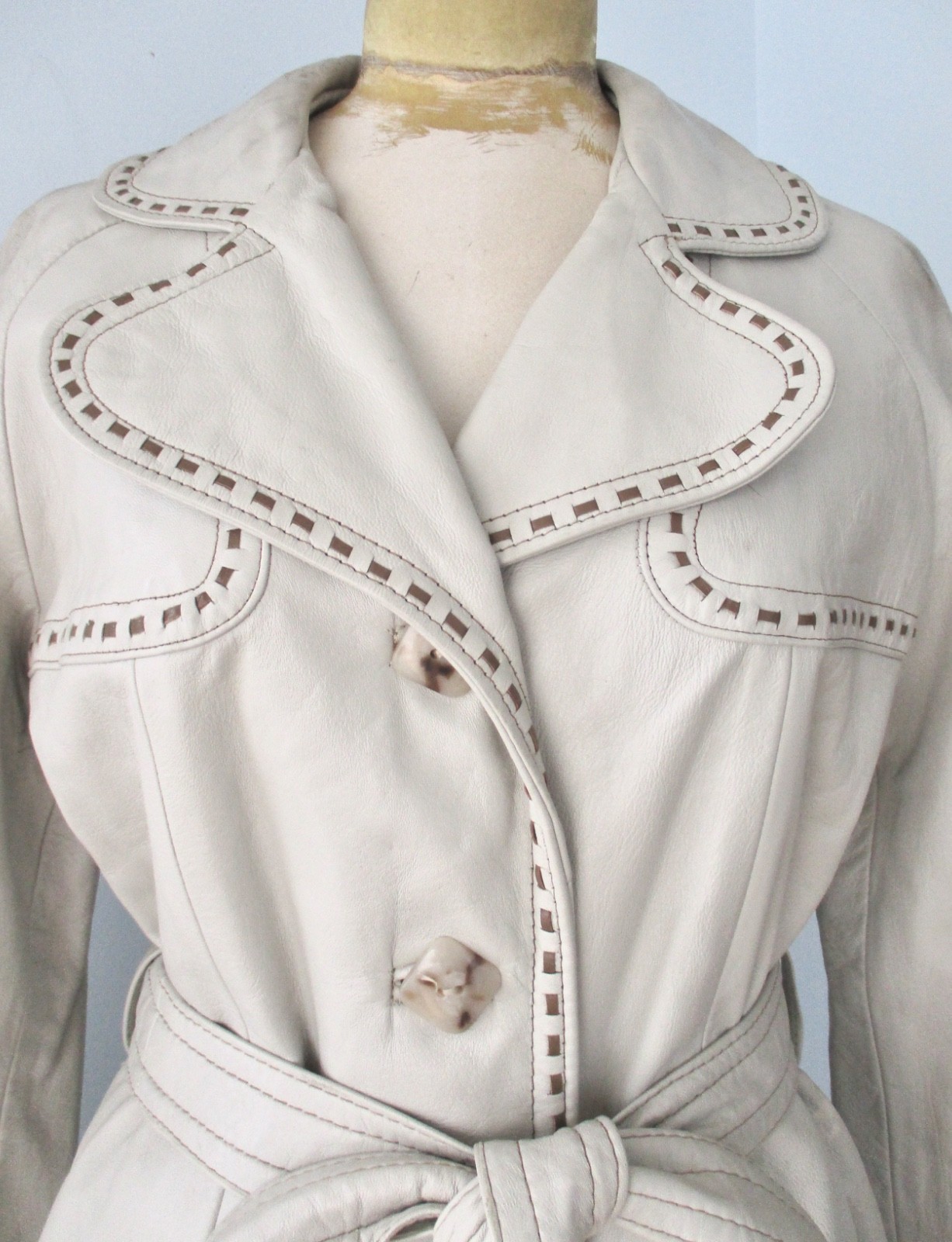 Vtg 60s gray leather trench coat brown lattice trim square buttons pockets 10