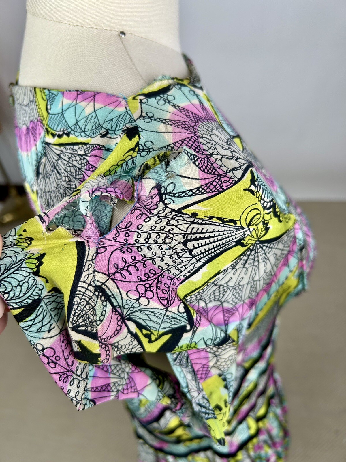 Vintage 1940s Silk Novelty Fan Print Dress Blue Pink Green Black Velvet Ribbons