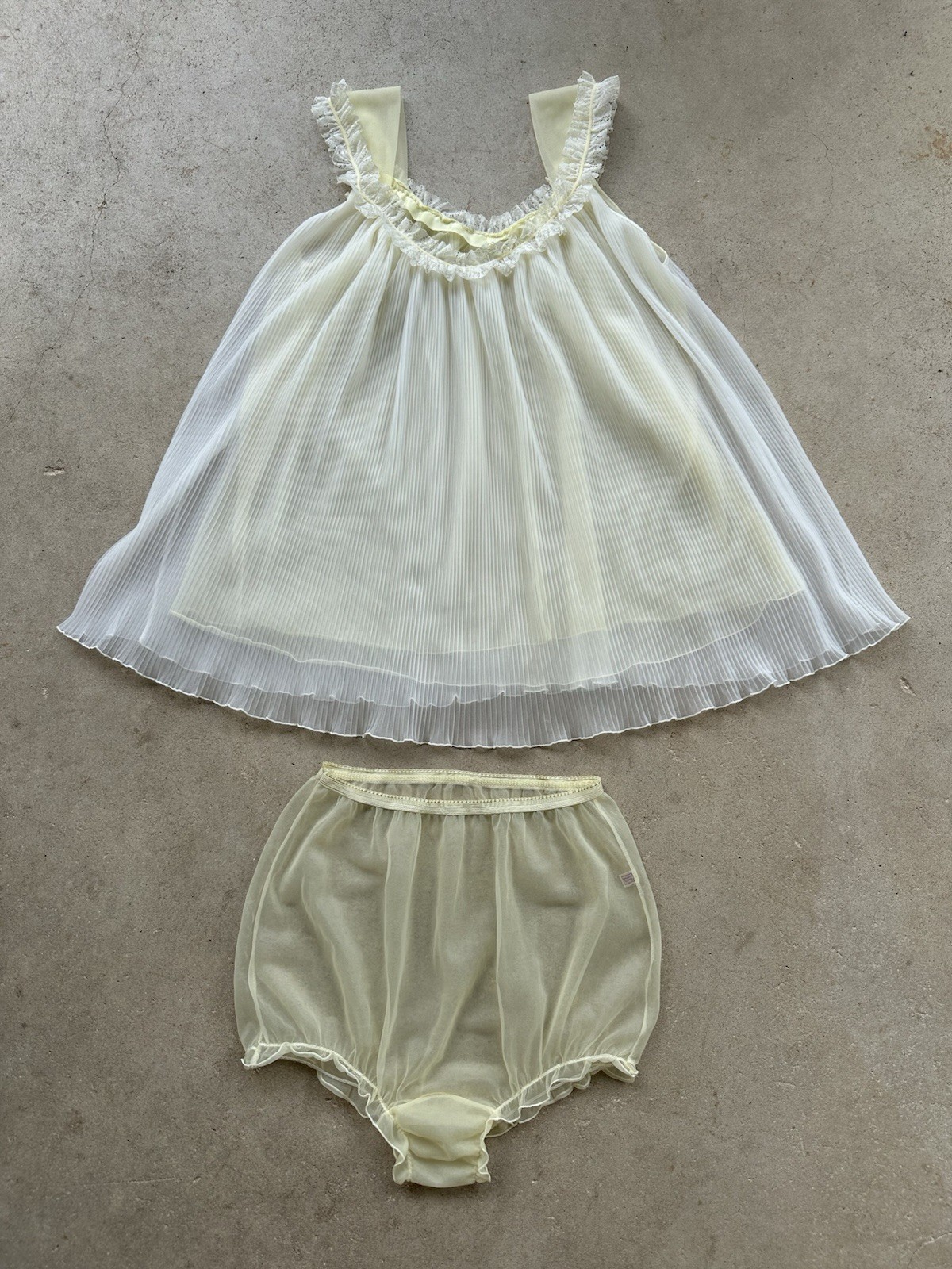1960s Babydoll Set Evette Runproof Sheer Mushroom Gusset Panty 2 Tone Ruffle VTG