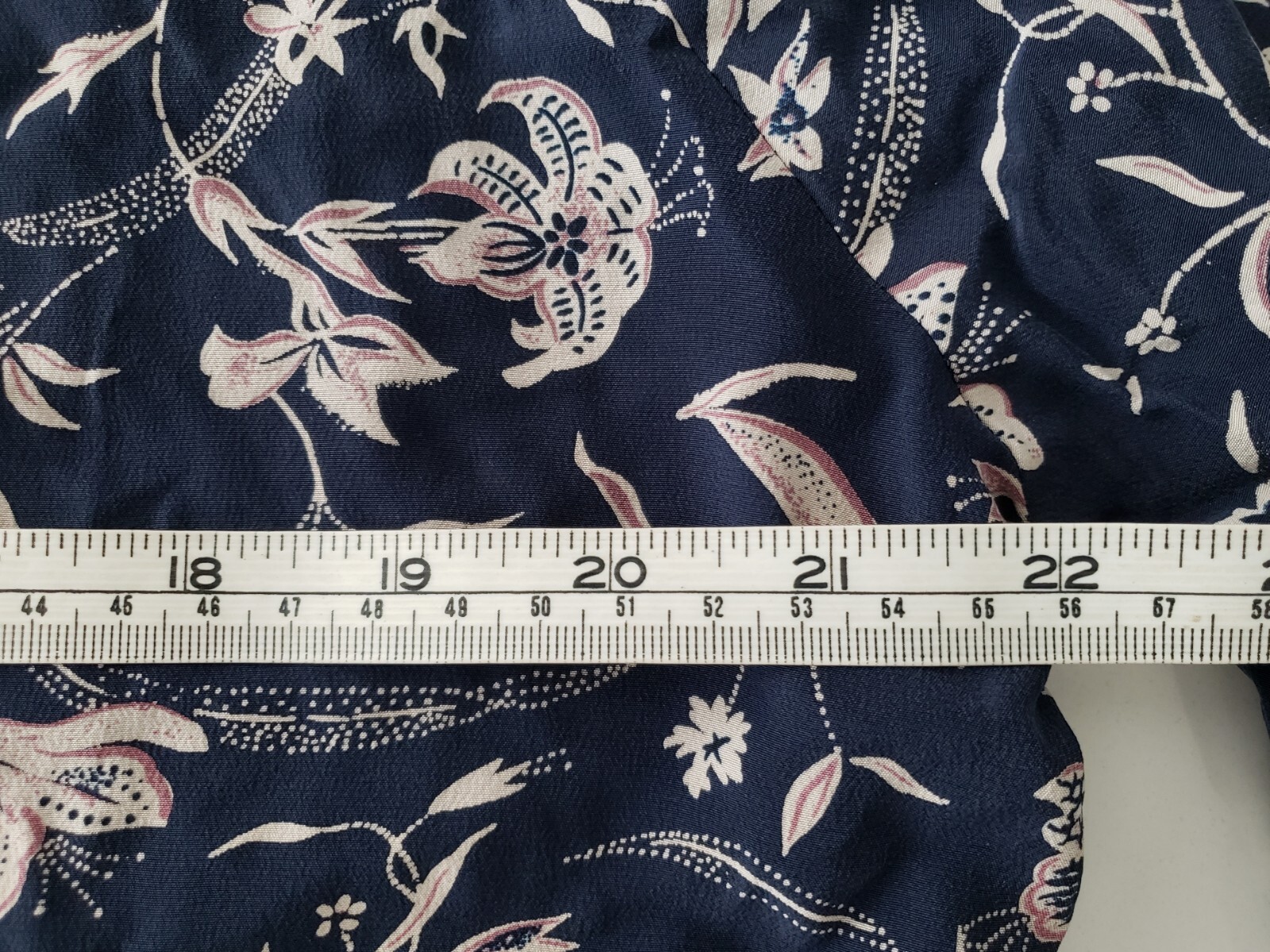 Silkland Vintage Size 10 Crossover Silk Blouse Blue White Floral Long Sleeve NWT