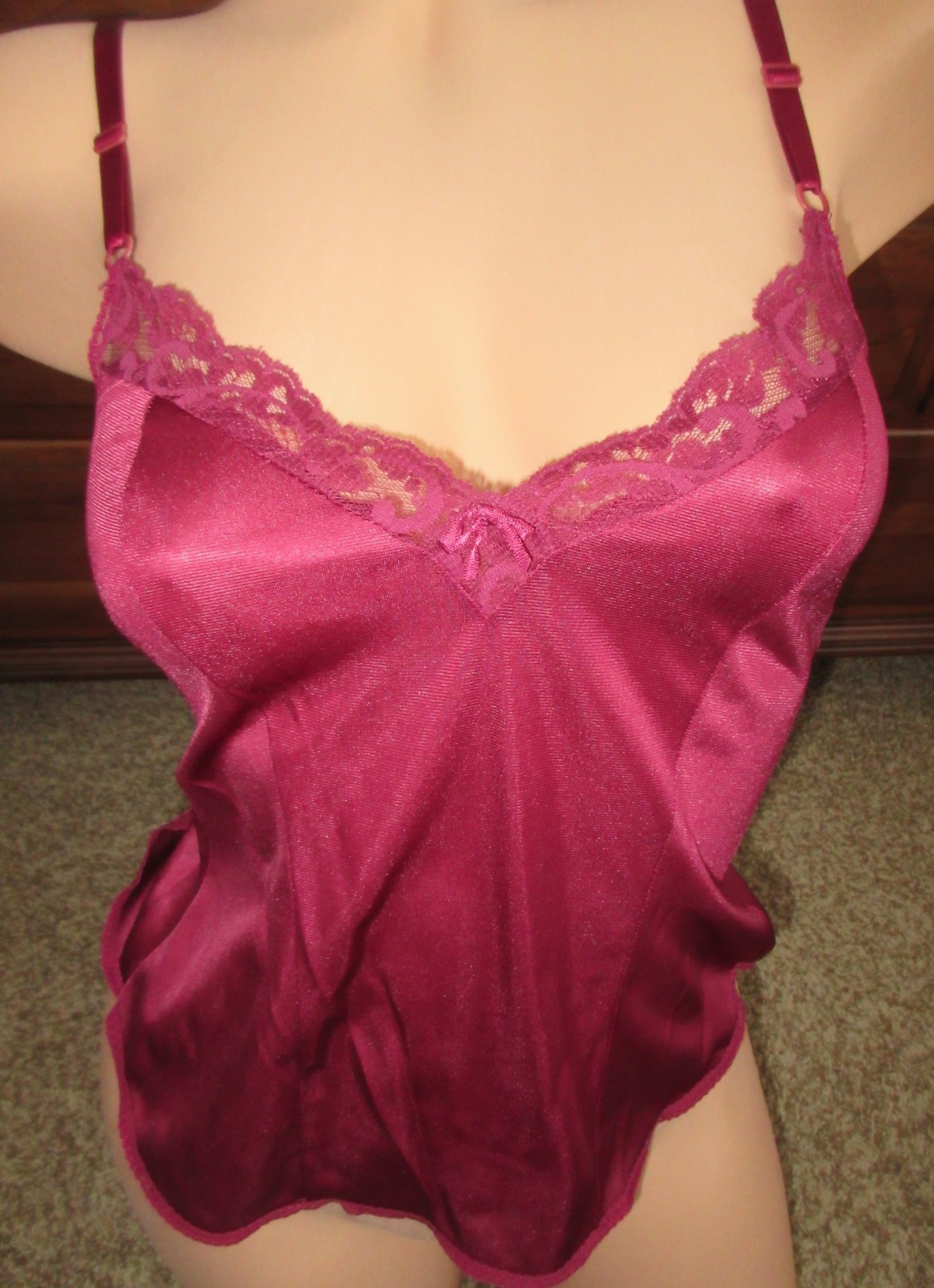 MAIDENFORM SWEET NOTHINGS BURGUNDY RED nylon camisole slip top 1″ LACE sz 32