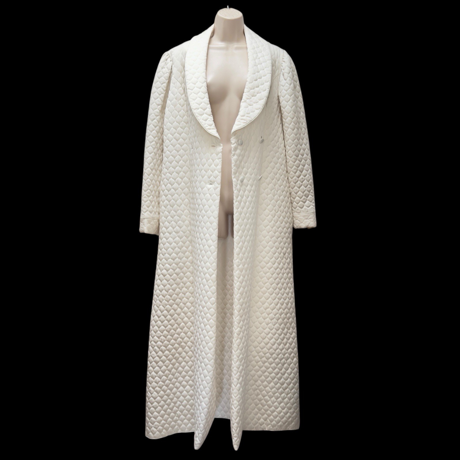Vintage 1960s White Quilted Long Bridal Robe Pristine Pockets Double Breasted