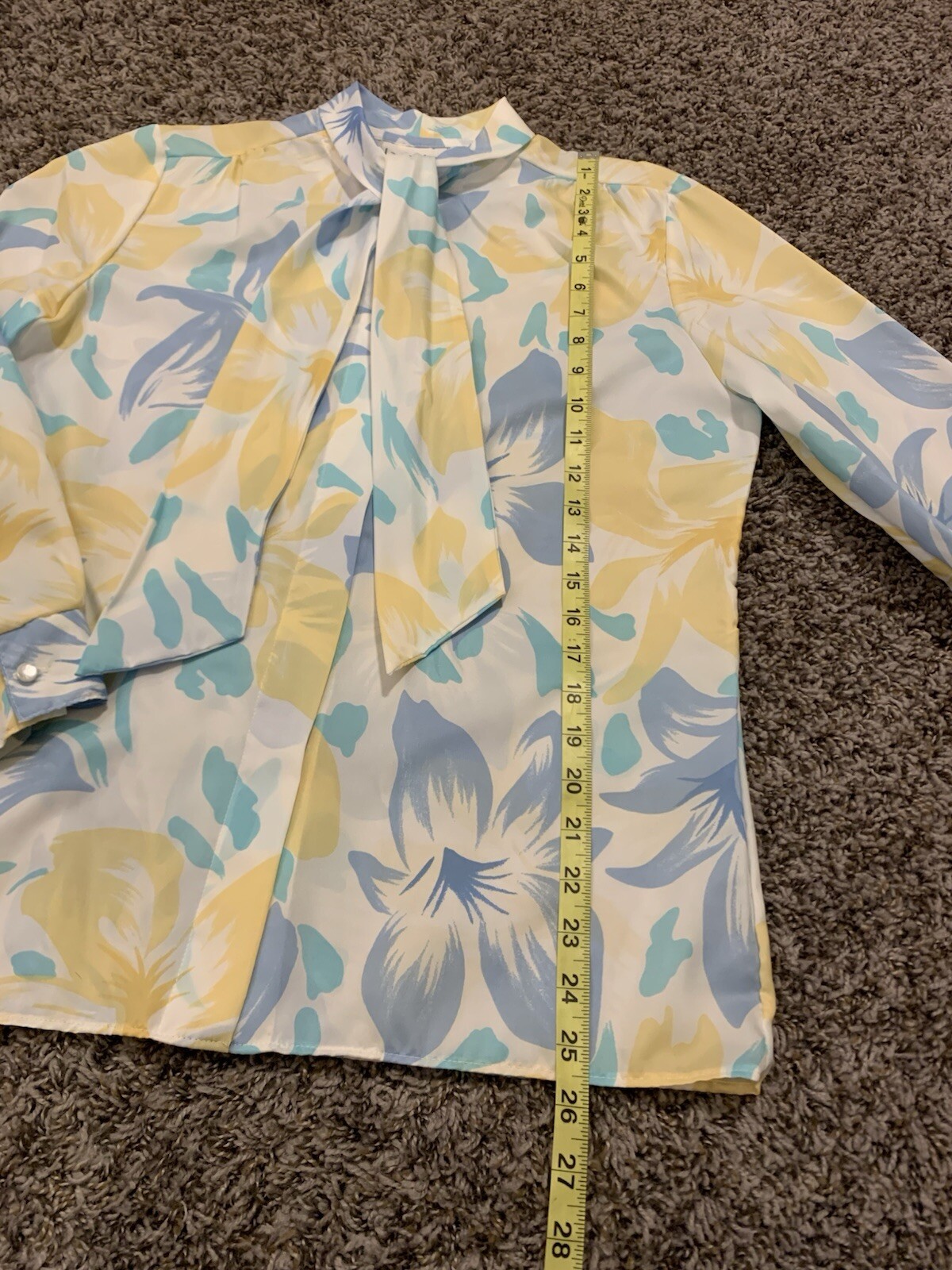 Vintage Laura Mae Woven Polyester Floral Size 12 Office Top Blouse Neck Bow USA