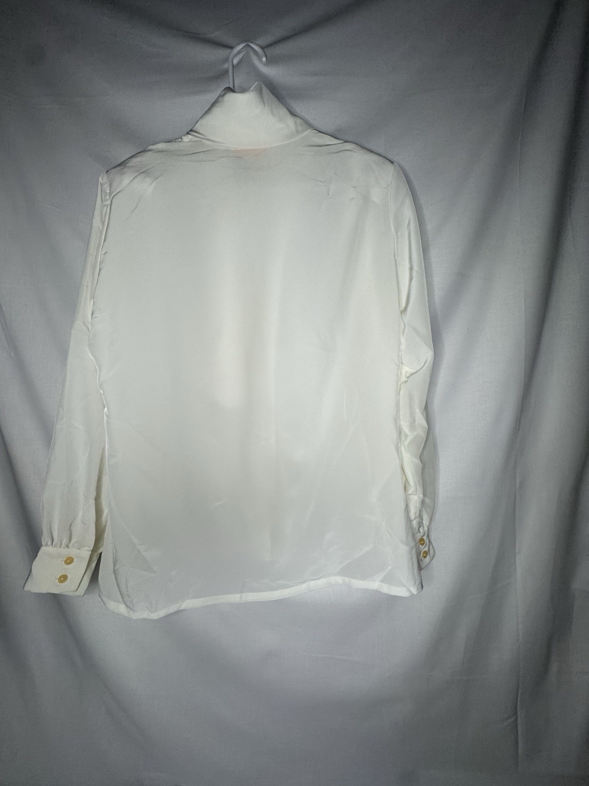 Vintage Pendleton Sophisticates Ivory Tie Neck Blouse Size 10 Satin USA