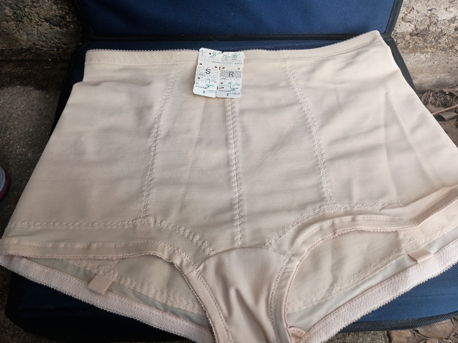 Vintage Slim Down Girdle Body Shaper NOS 1970s Beige Nude 9695 Sz 38 Garter Hook