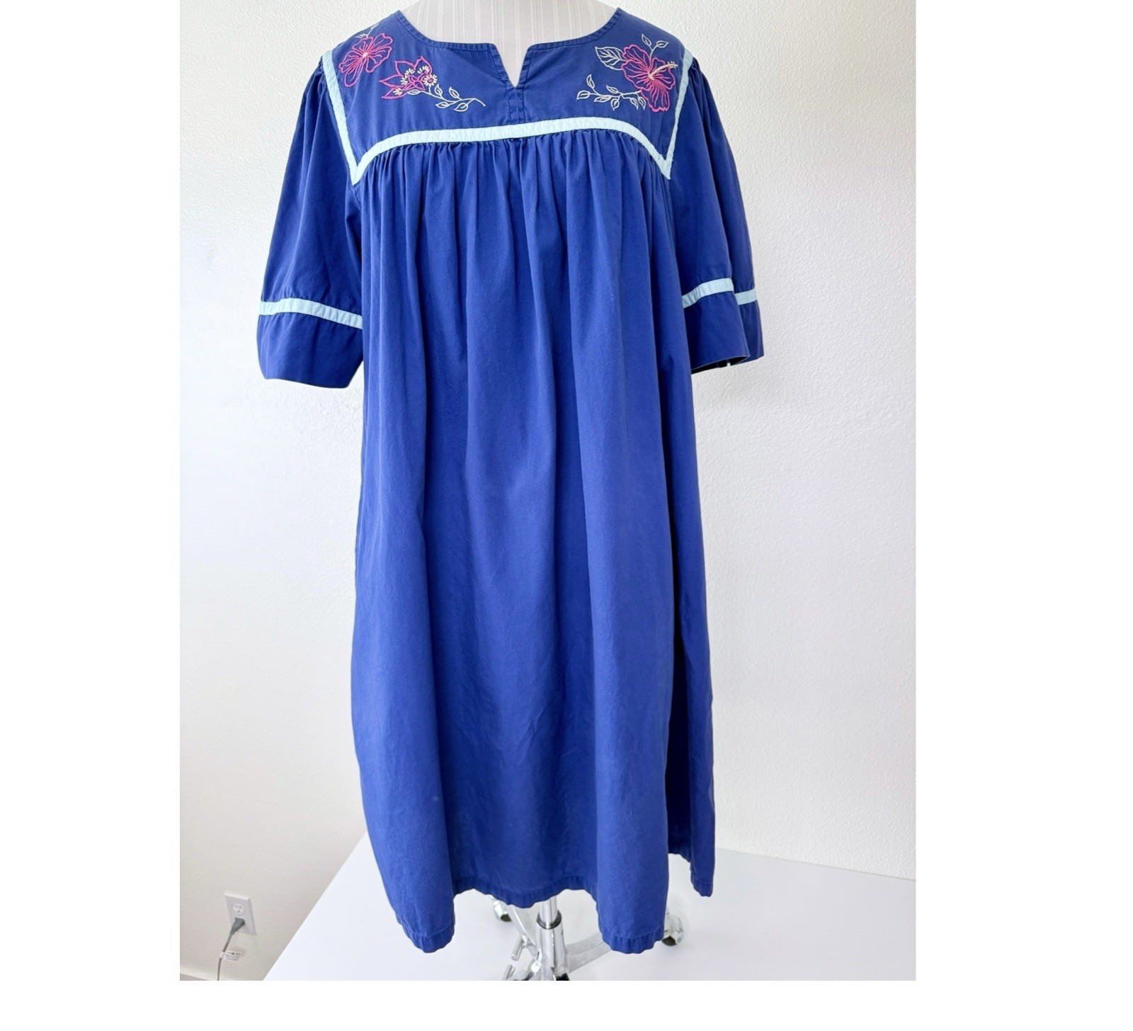 Vintage Housecoat by SIMPLY BASIC Blue Floral Embroidered Muumuu Dress-Pockets