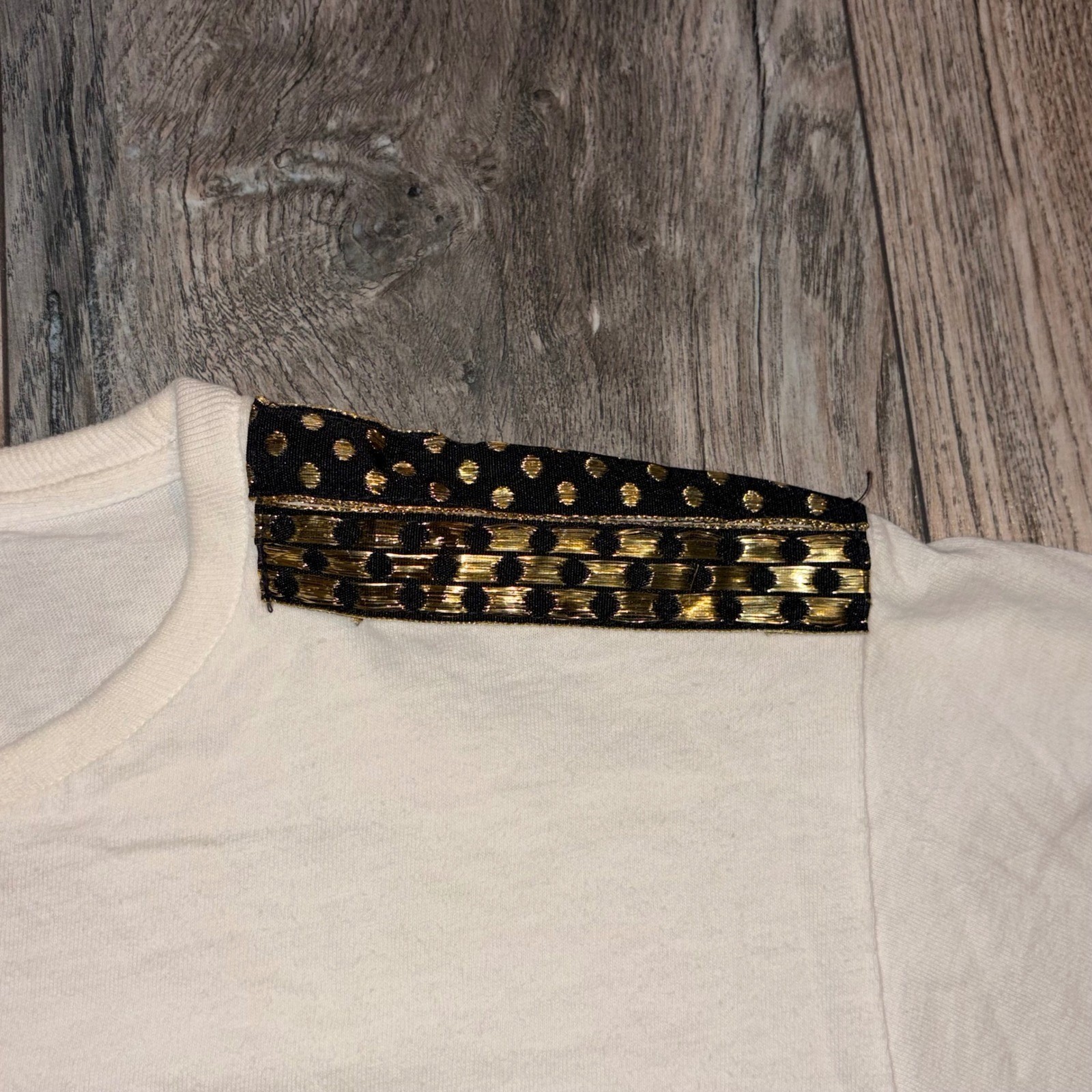 Beverly Hills Place Vintage Military Embellished T-Shirt Cream Gold Stars Size 1